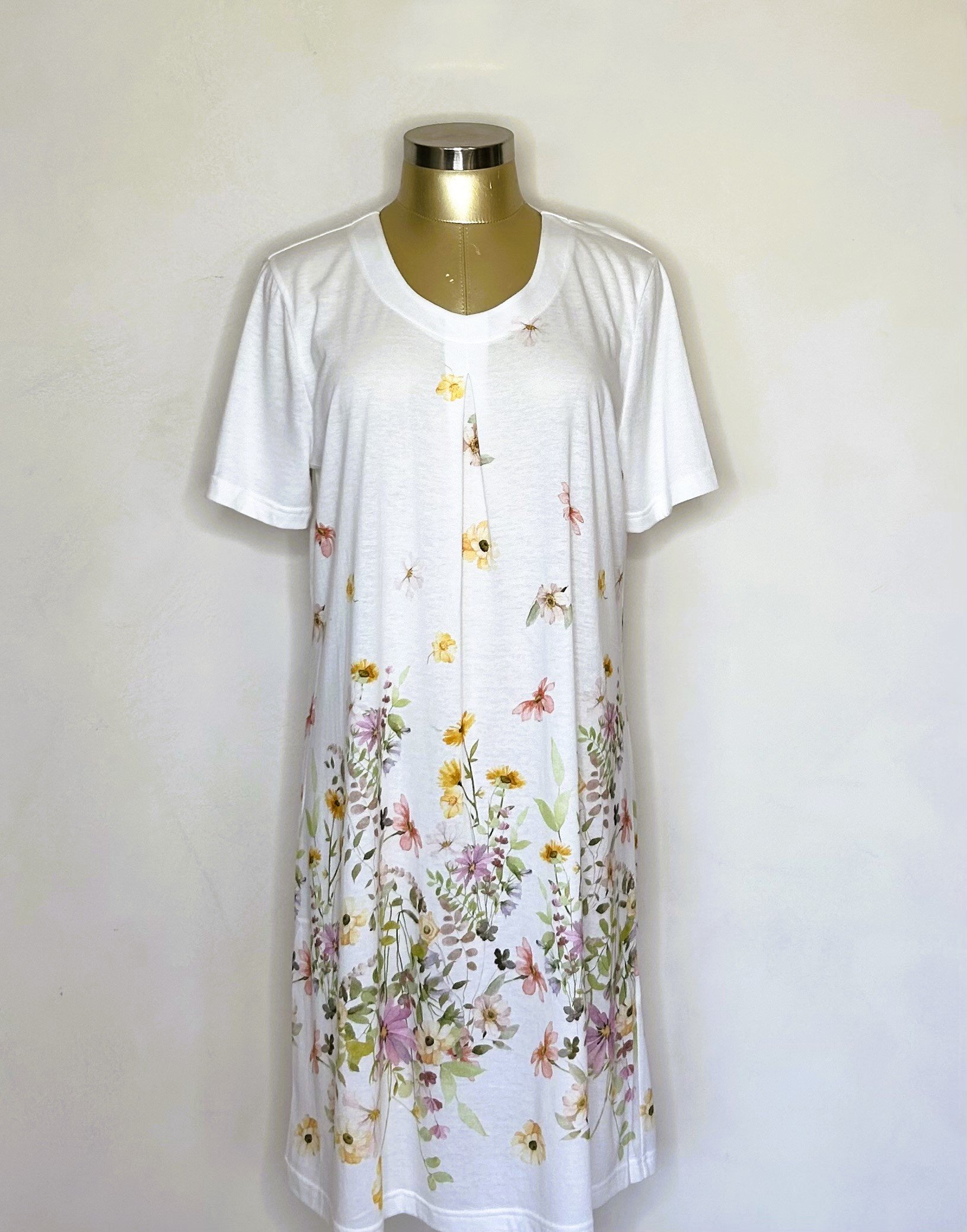 Eva Bitzer short nightgown