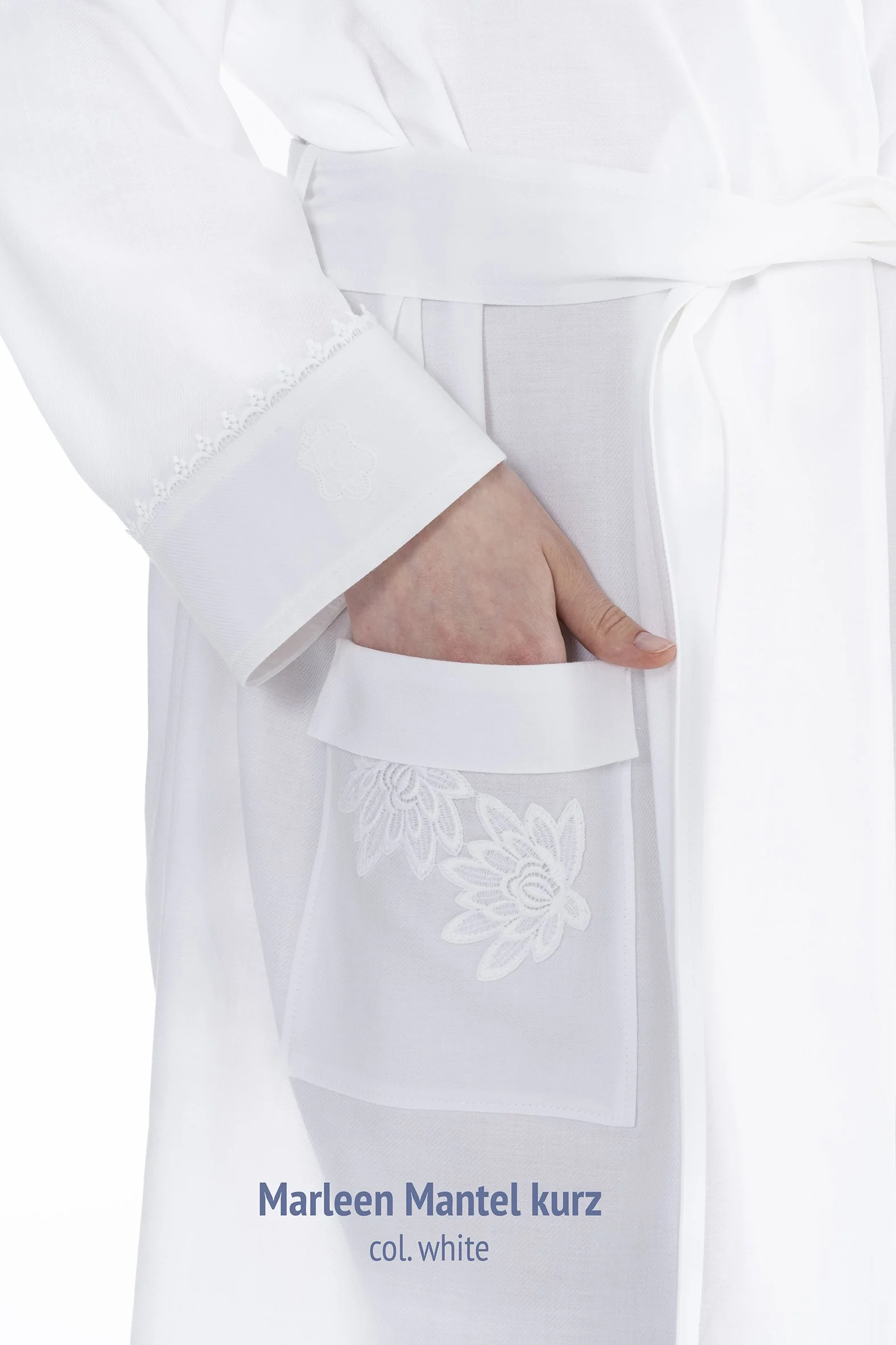 055_Marleen Mantel kurz - weiss-14 (7).jpg