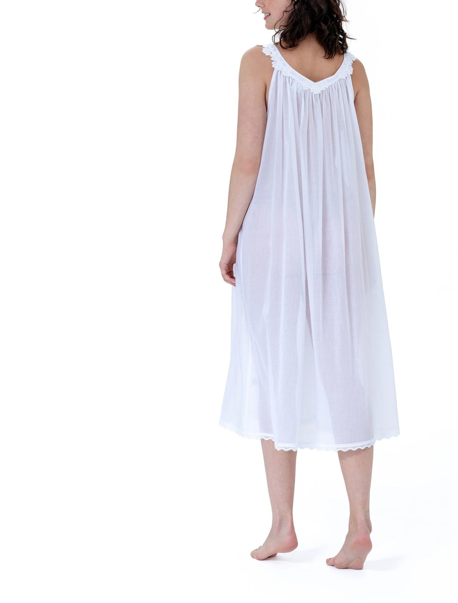 09_Coralie-1+Nachthemd-weiss-02 copy.jpg
