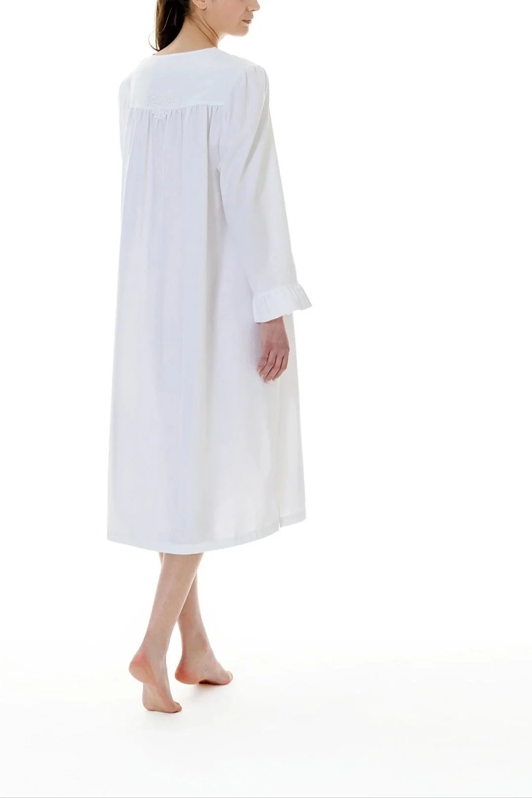 060_Leona-1+Nachthemd-lA-weiss-02 copy.jpg