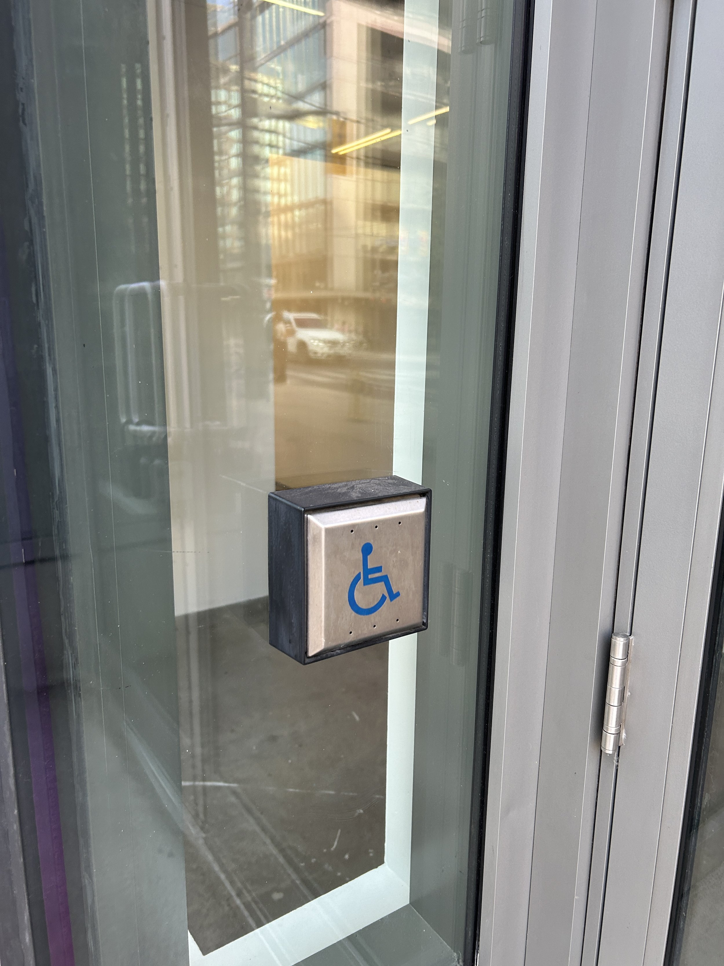 Accessible entrance button - Exterior