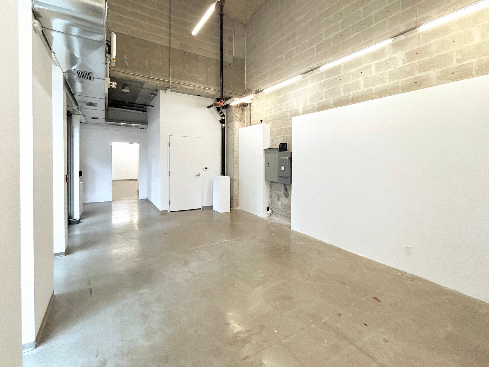 Remote-Gallery-For-Rent-Toronto_3.png