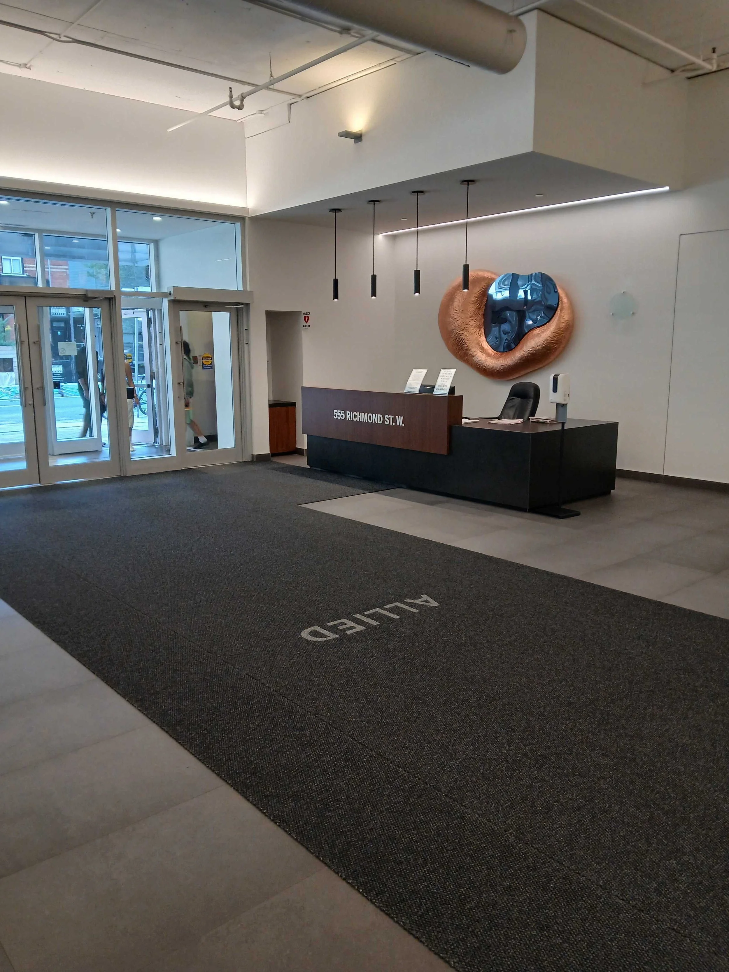 Building front-security-desk
