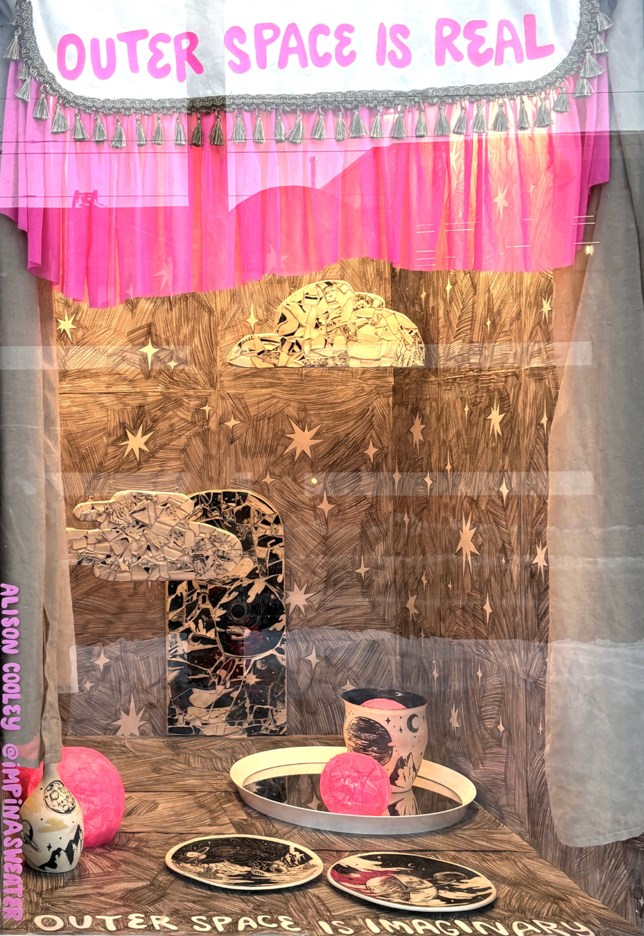 Akin art studios Akin Vitrine Alison Cooley