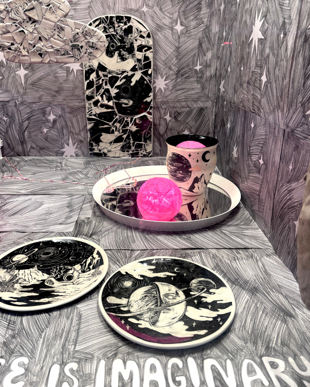 Akin art studios Akin Vitrine Alison Cooley