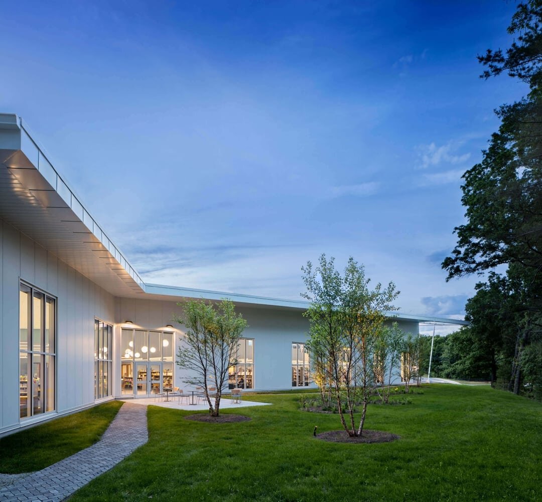  Christa McAuliffe Branch Library  Framingham, Mass.  photo: Gustav Hoiland 