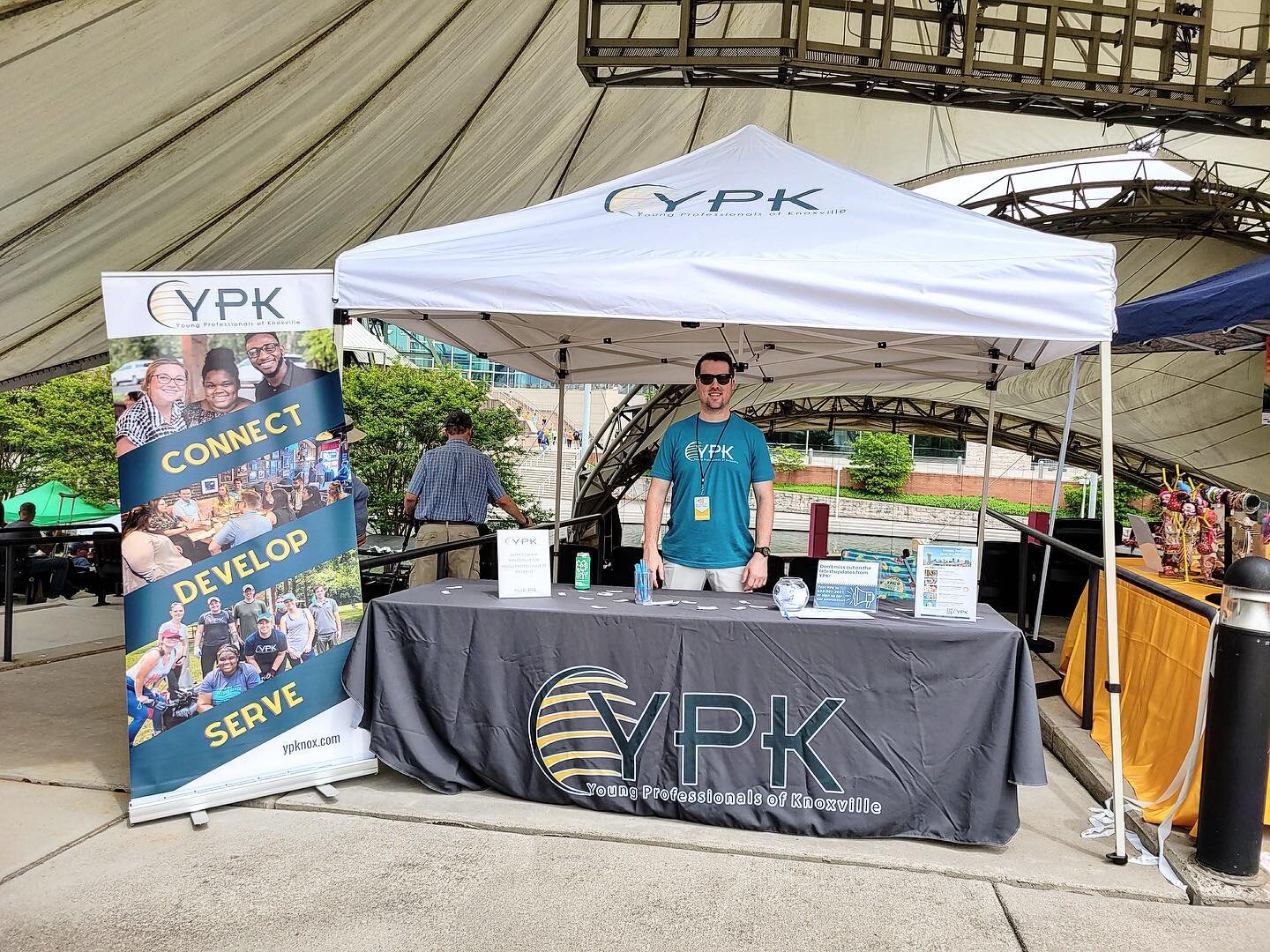 Thank you to everyone who stopped by and chatted with us at our booth this past weekend at the @dogwoodarts festival! We had so much fun and loved seeing all the performances and music! We just love Knoxville 💕