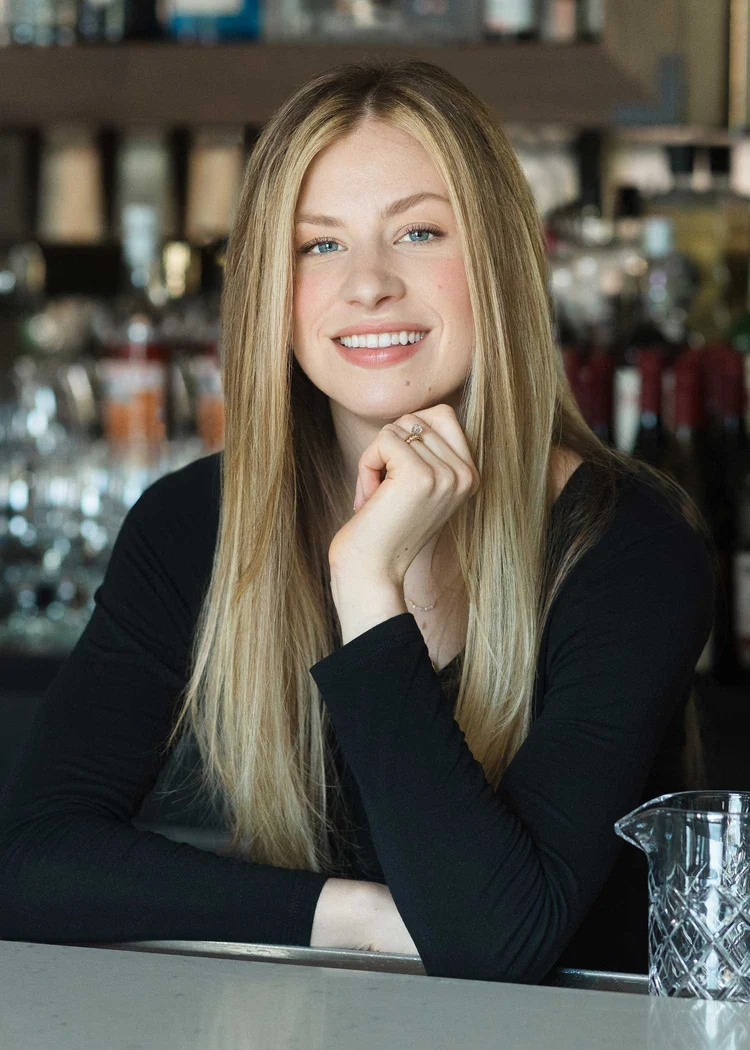 Alix DePaolo, Bartender