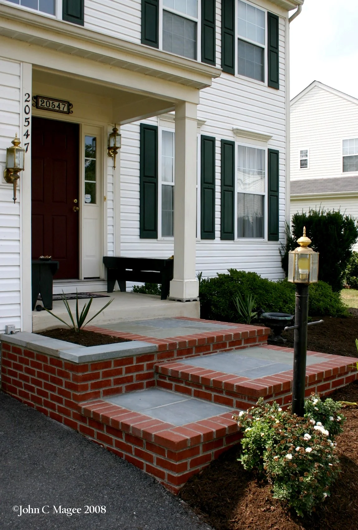 Entrance stoop
