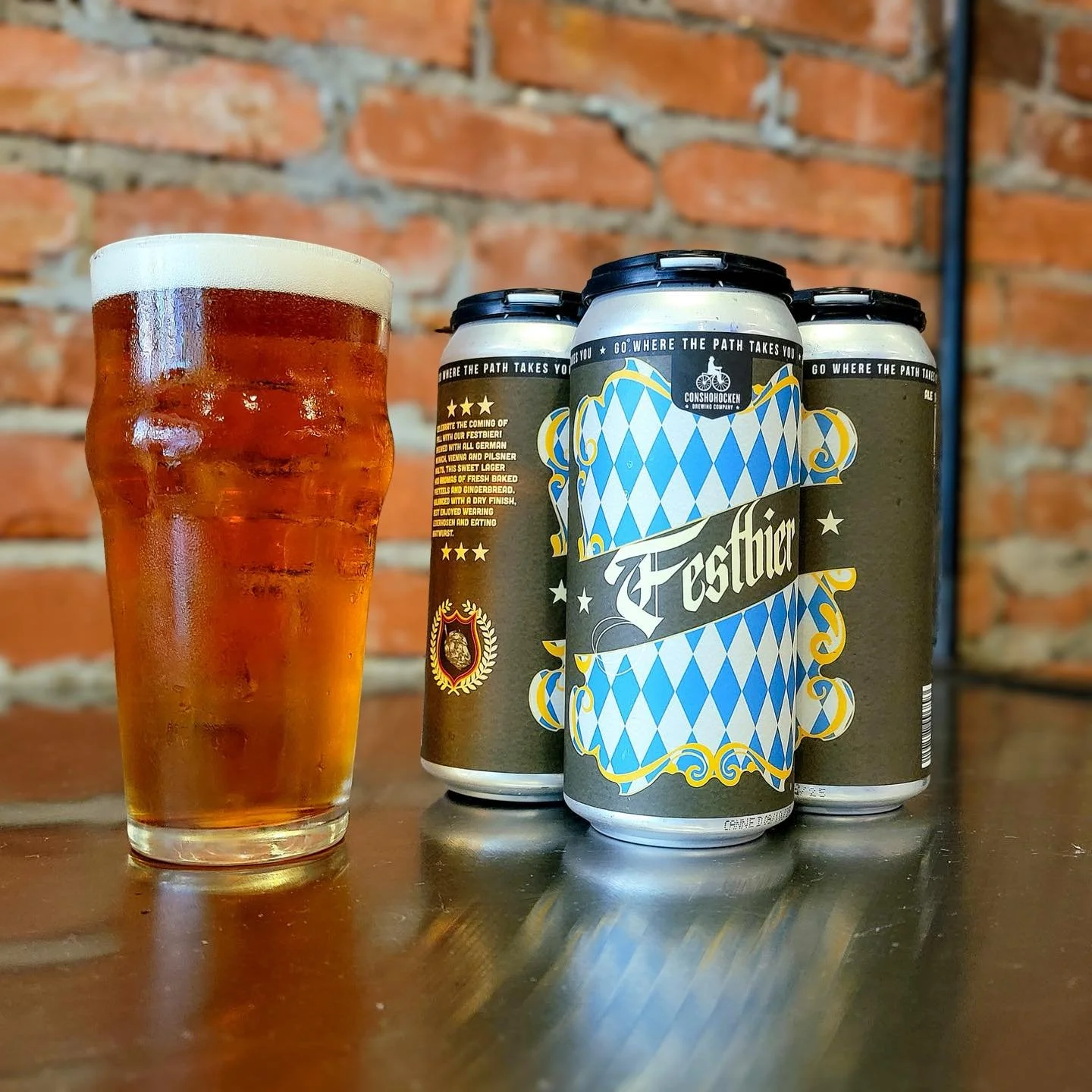 The air&rsquo;s got a hint of fall, and 𝕱𝖊𝖘𝖙𝖇𝖎𝖊𝖗 is available at Rec Room! Crisp, toasty, and easy to sip&mdash;just what the season calls for. 🍺🍂