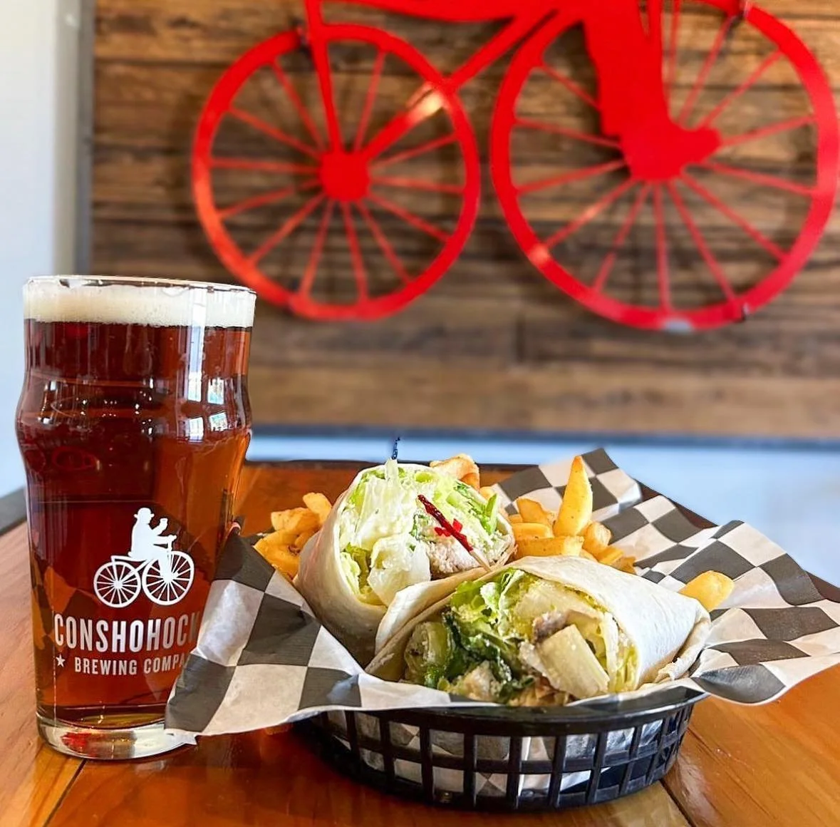 It’s ππ‘π’π€π¨π© a wrap on the workweek — celebrate with ππ©’π¨ π ππ§ππ₯, our chicken Caesar wrap, and a cold beer for Friday lunch πΊ