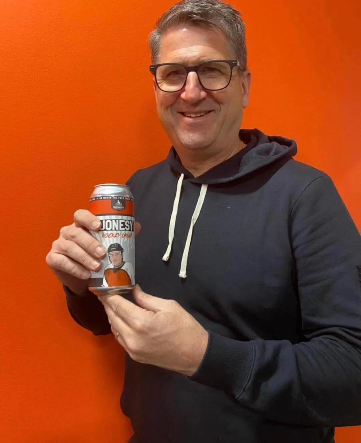 The puck drops this Friday with the return of 🚨𝗝𝗼𝗻𝗲𝘀𝘆 𝗛𝗼𝗰𝗸𝗲𝘆 𝗟𝗮𝗴𝗲𝗿 🚨

Jonesy is brewed in collaboration with hockey great and @philadelphiaflyers president Keith Jones. This lager offers a smooth, crisp taste that&rsquo;s as clean 