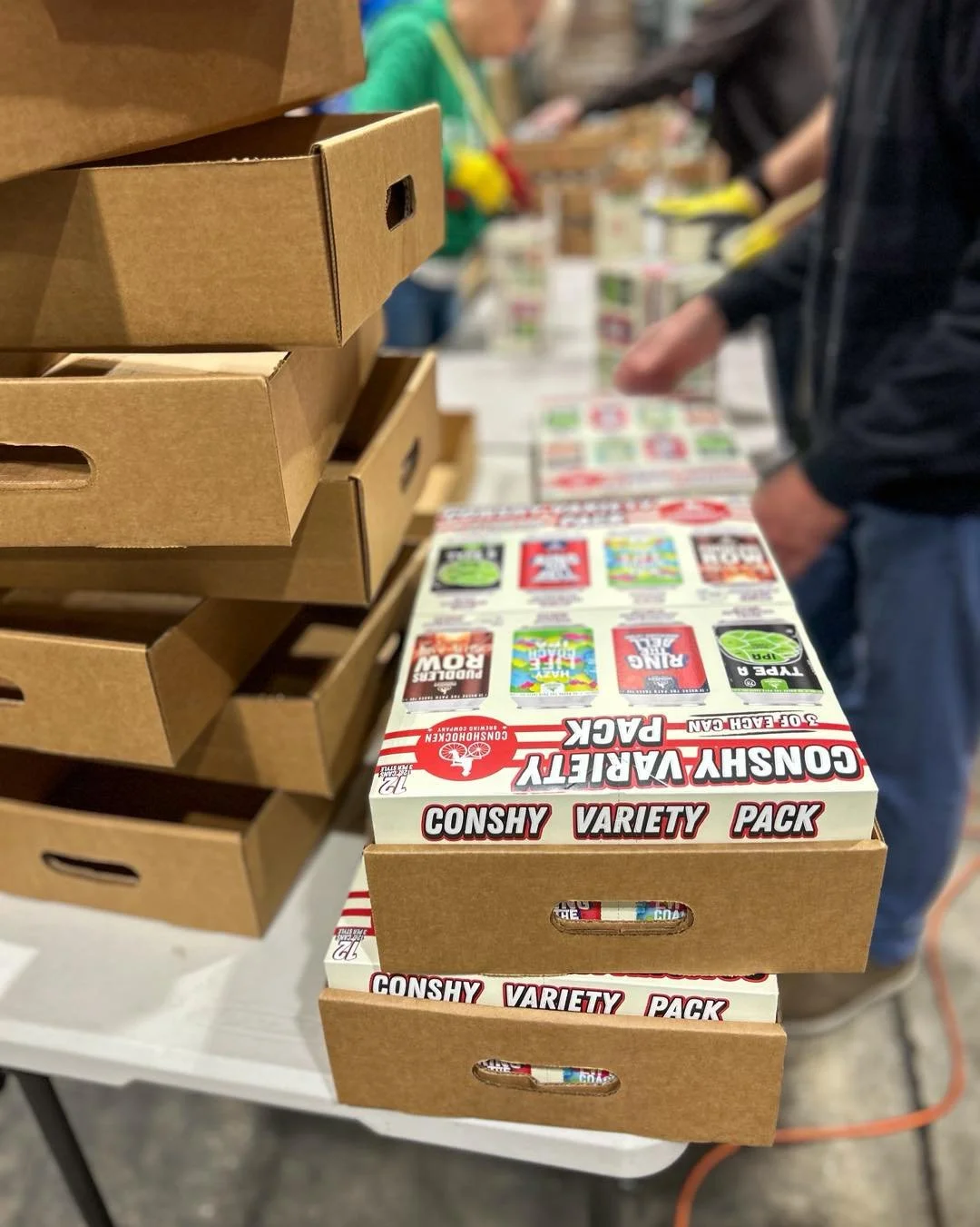 Behind the scenes at CBC &mdash; our 𝐂𝐨𝐧𝐬𝐡𝐲 𝐕𝐚𝐫𝐢𝐞𝐭𝐲 𝐏𝐚𝐜𝐤𝐬 get hand-packed with love 🫶🍻