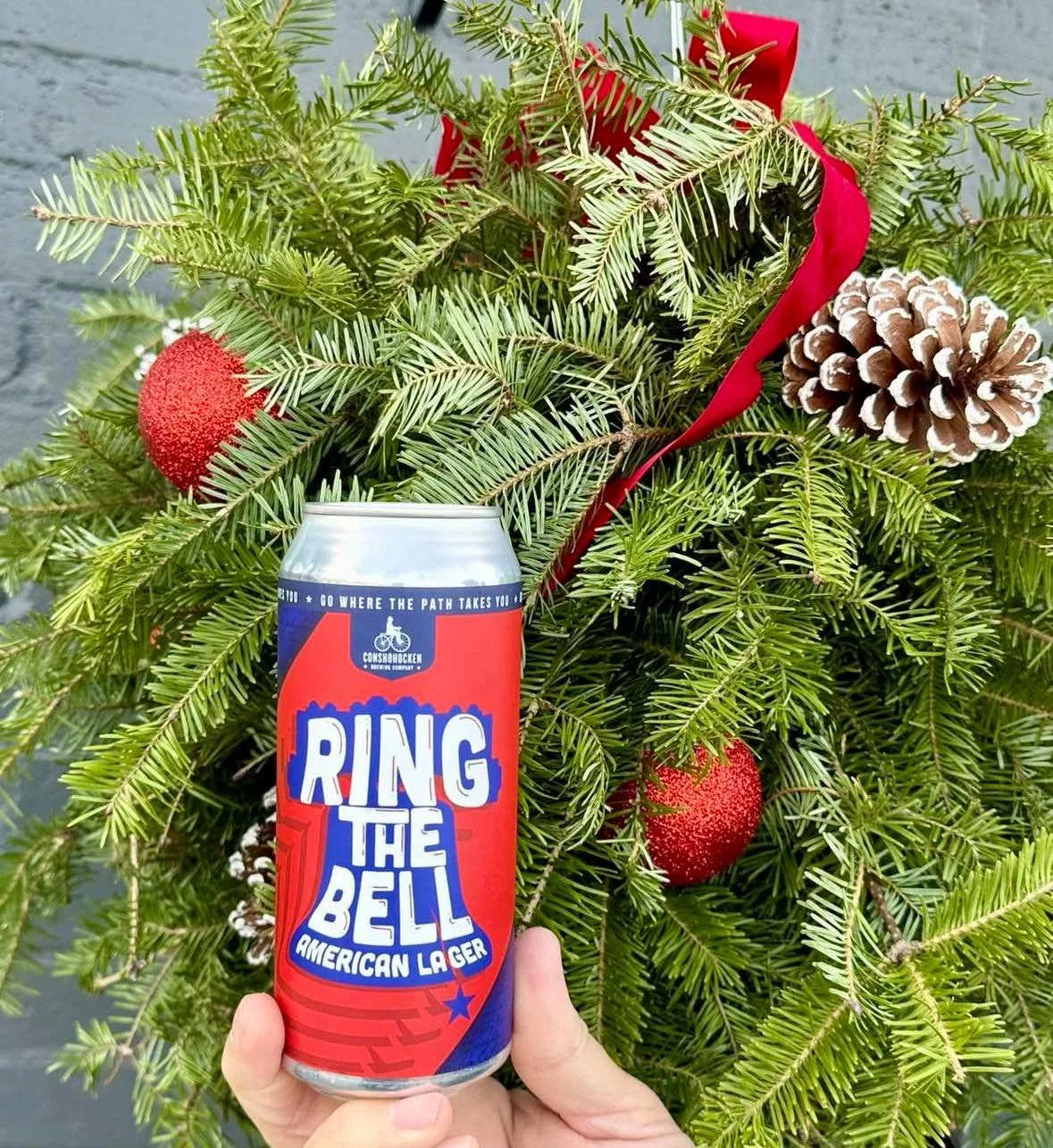 Ring The Bell for the start of a jolly holiday season, friends 🔔🎁

Pick up Ring the Bell at any of our spots, conshyexpress.com (free shipping on orders $75+), and at all your favorite beer retailers. Cheers 🍻 

#ringthebell #conshybrewing #drinkl