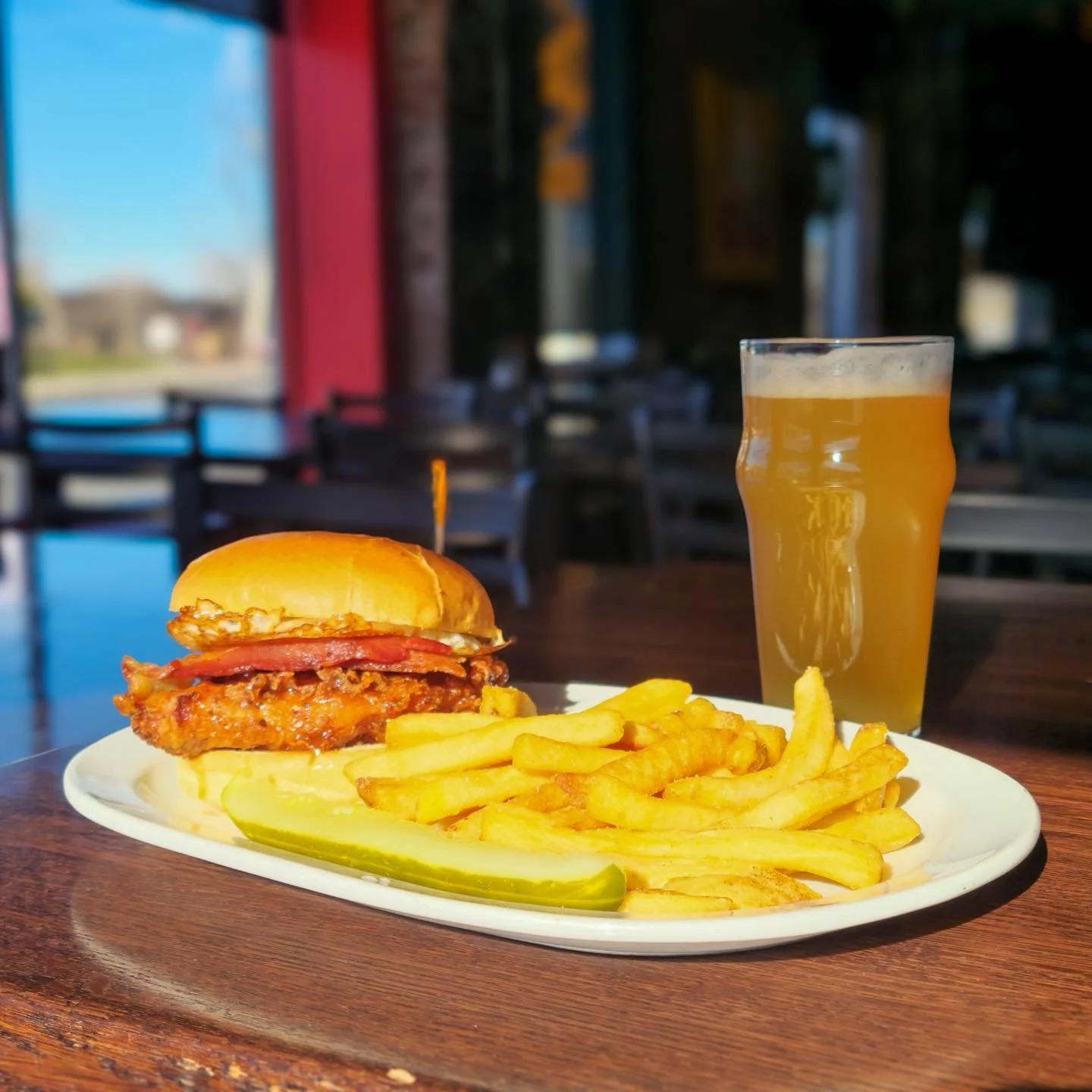 Meet Southern Comfort 🤤 

Crispy buttermilk chicken, Sriracha-Dijon maple syrup, bacon, and a fried egg stacked on an Amoroso potato bun. Your new go-to.