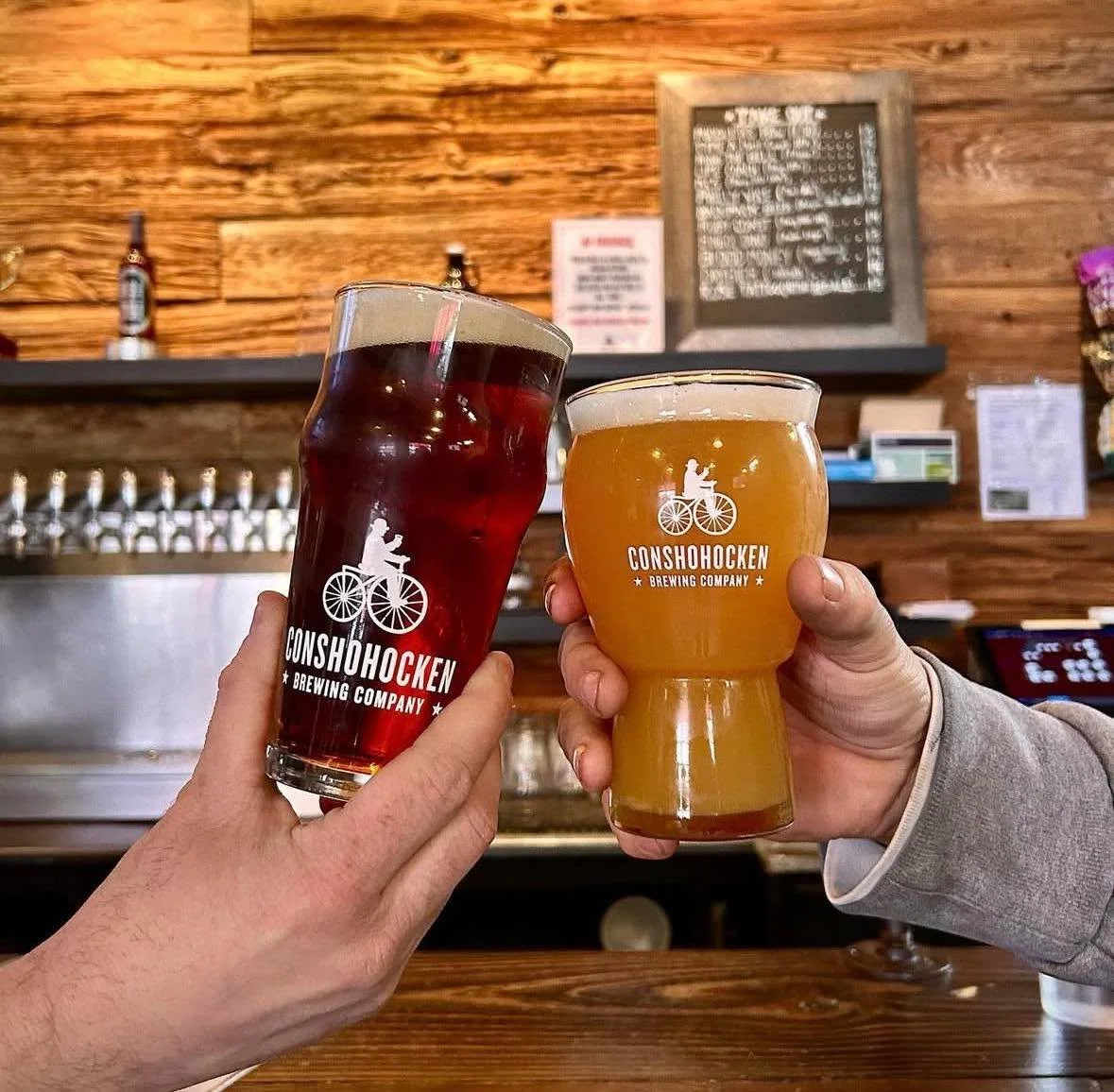 Friday vibes 🍻 

Stop in for a pint with a friend (bartenders are friends too) 

Open today 12-10pm