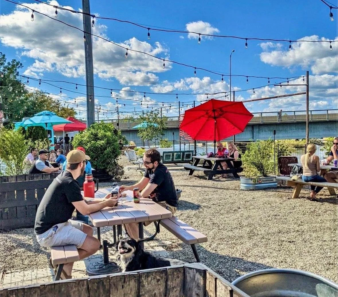 Beer Garden season officially starts this Friday, 4/17!

We&rsquo;re kicking things off with weekend hours (weather permitting):
Fri 4&ndash;8PM
Sat 12&ndash;8PM
Sun 12&ndash;7PM

Grab food from the full Puddlers Kitchen &amp; Tap menu and hang with 