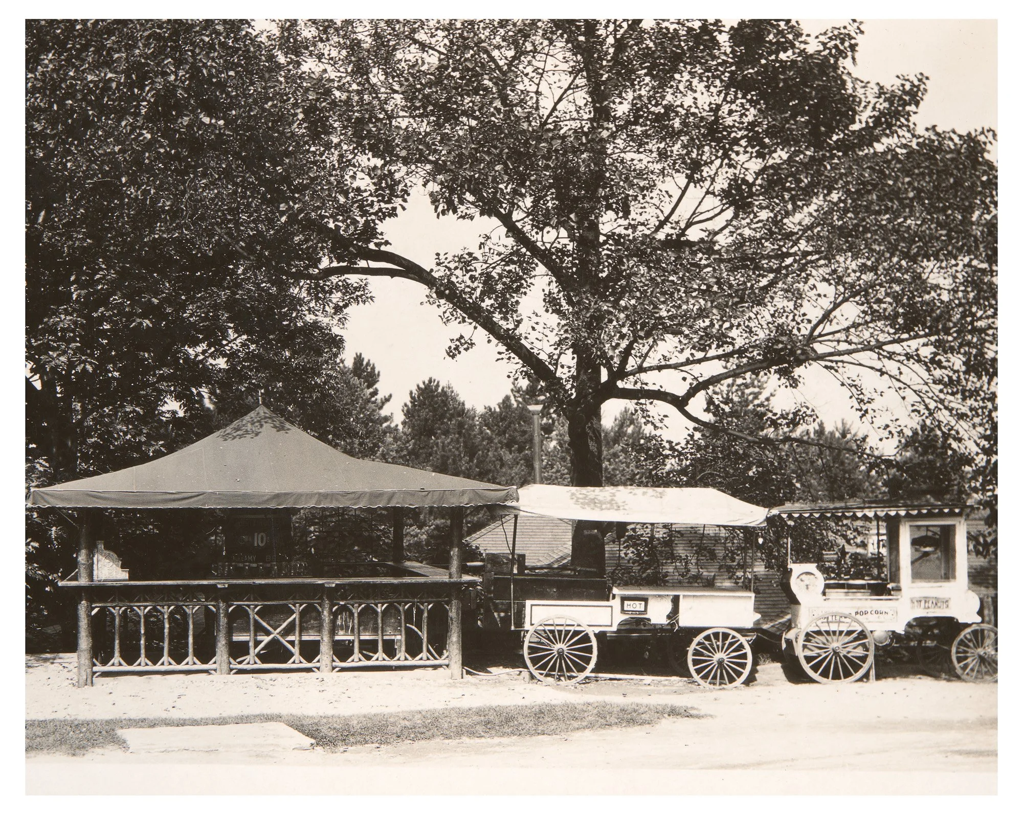 Root Beer &amp; Popcorn Stands
