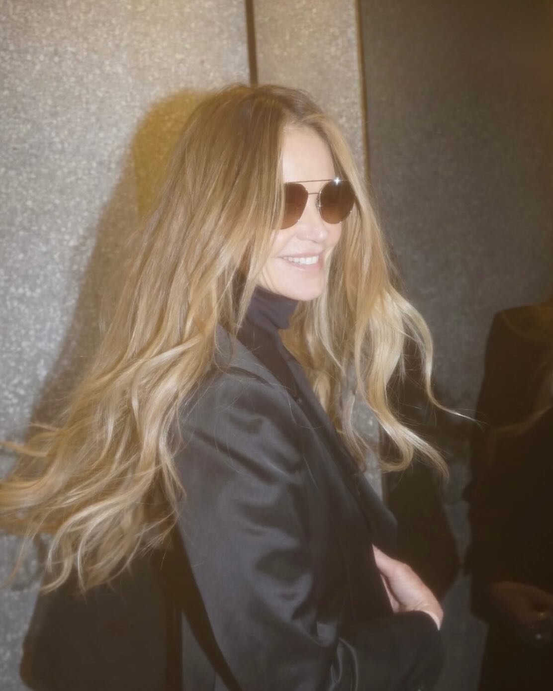 Vanilla blonde for the iconic @ellemacpherson ✨

Color by: @dafne_evangelista 

For bookings click our link in bio or use our app 🤍

#dafnebeautyhouse