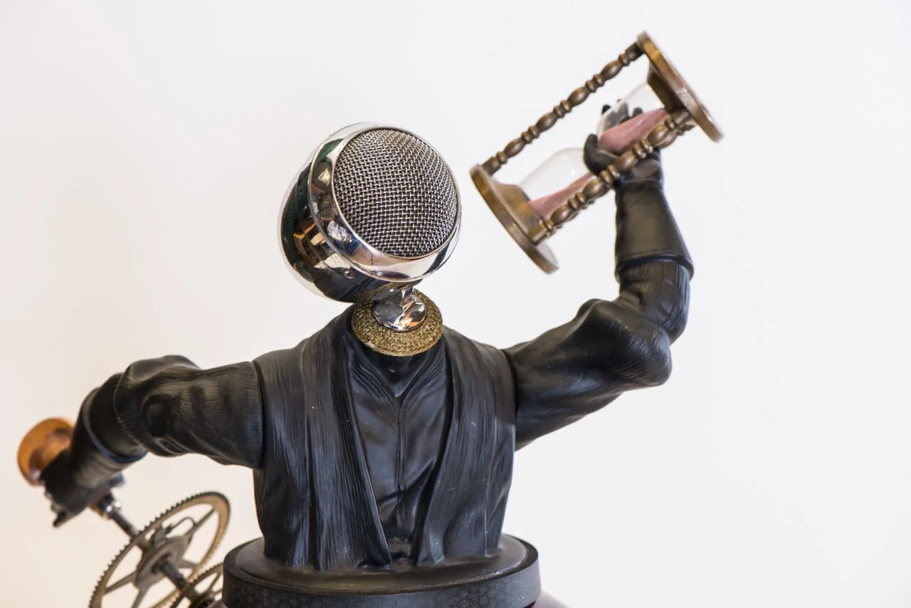 Cutting Edge of Time