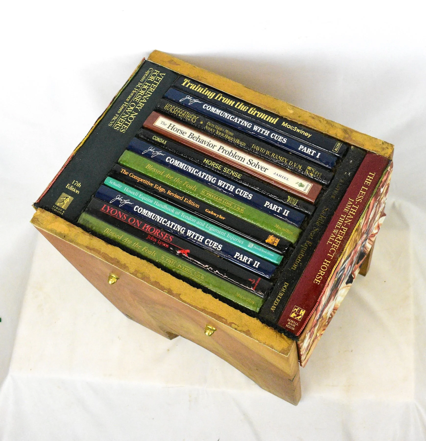 Stable Table very Top.JPG