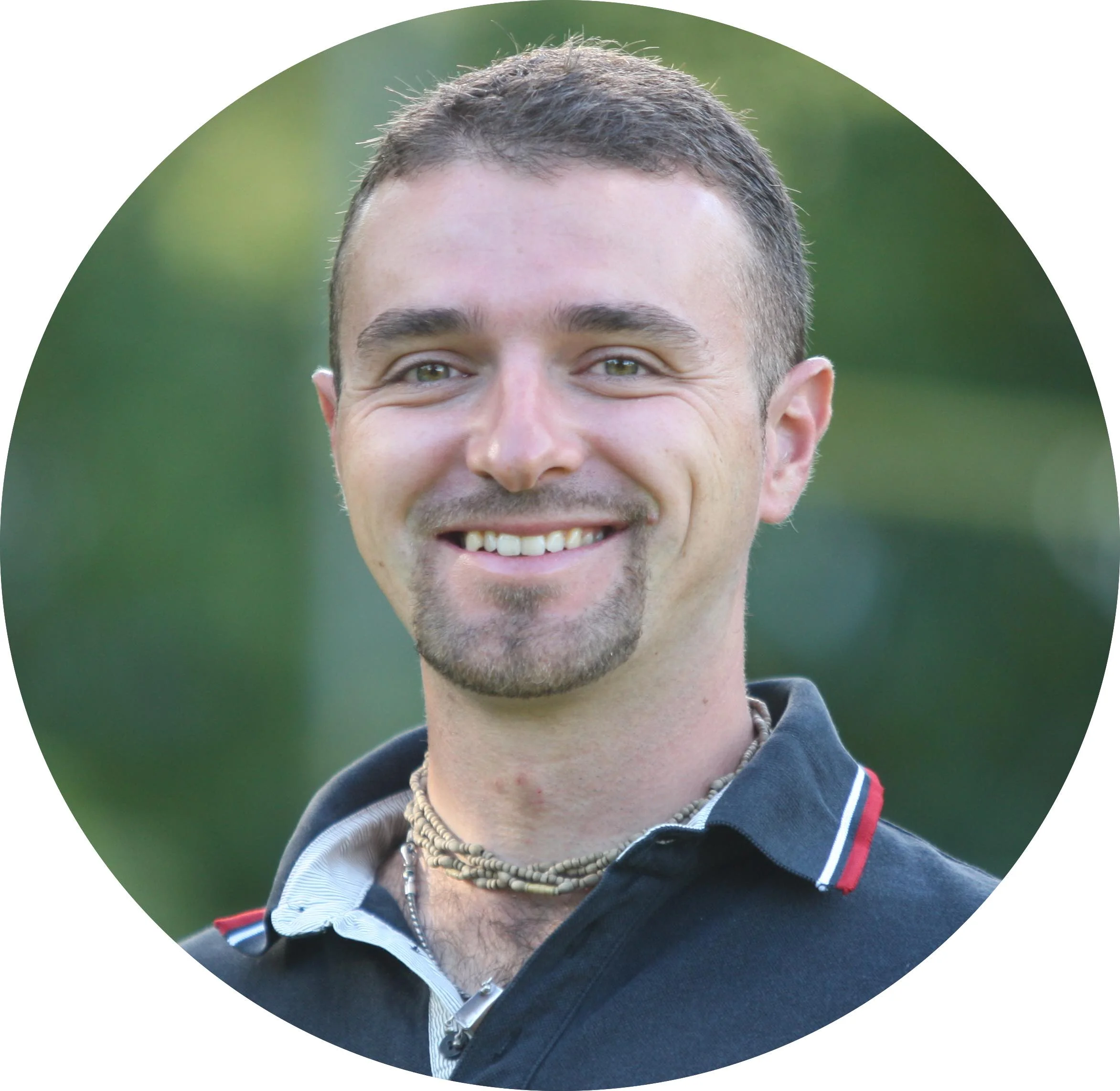 Damodar headshot 2018_02 round_small.jpg