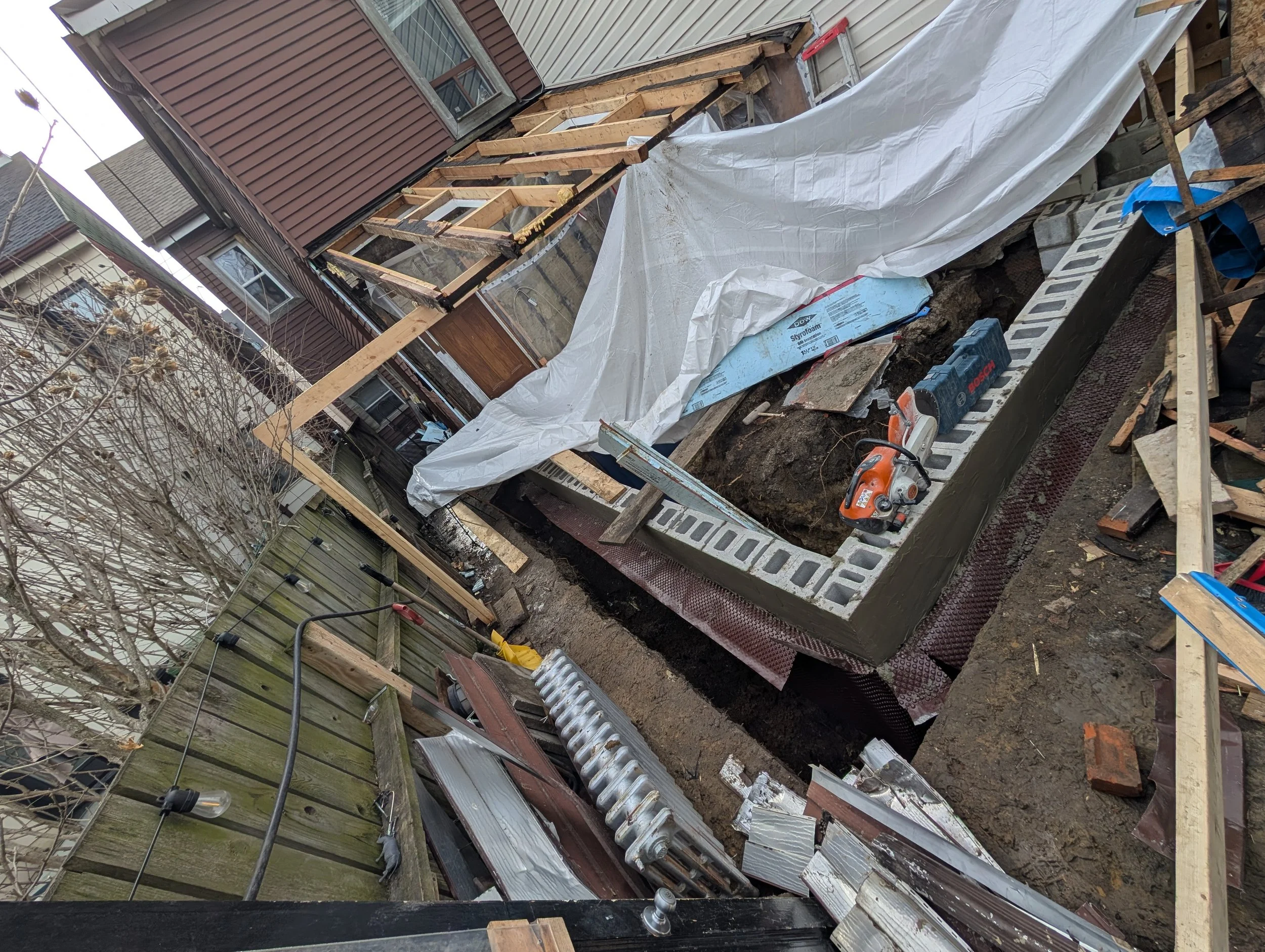 underpinning and foundation building in Toronto by a masonry and underpinning contractor.