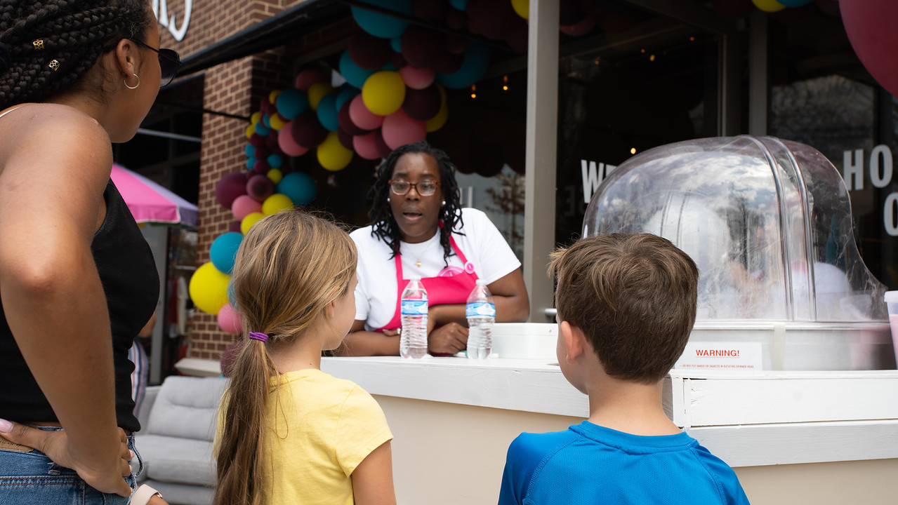 Ivory Cotton Candy Bar keeping the kiddos happy