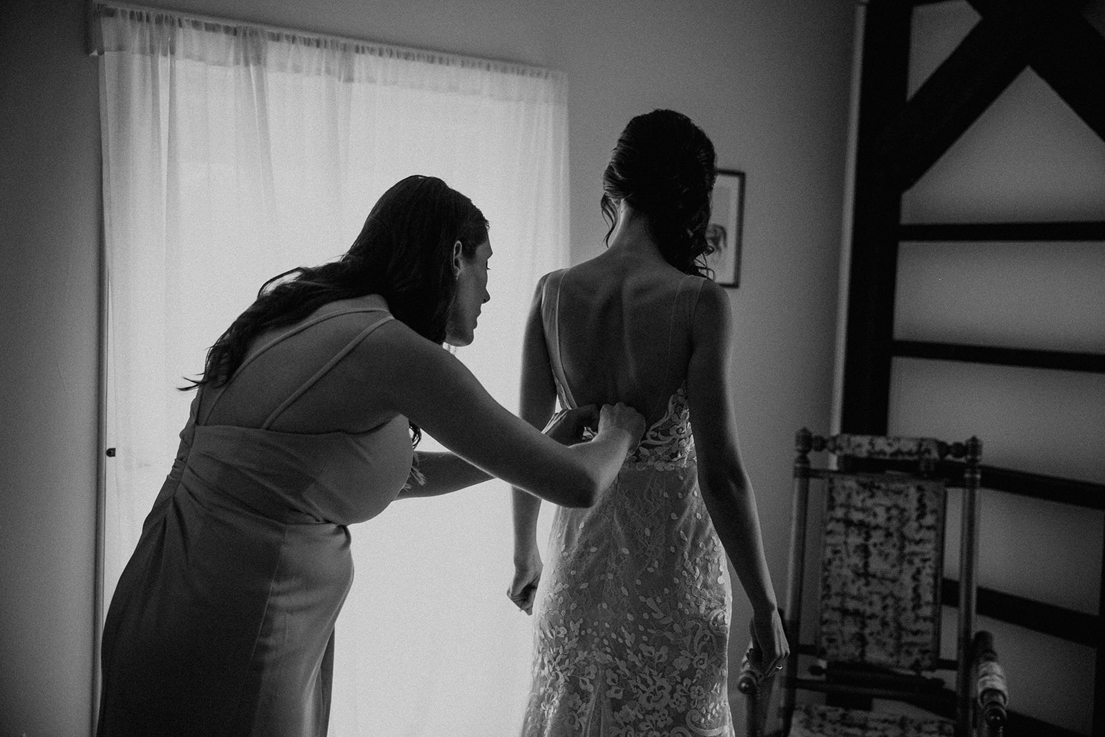 WmHBuckleyFarmWedding_AlyssaChelsey_GettingReadyFirstLook-39.jpg