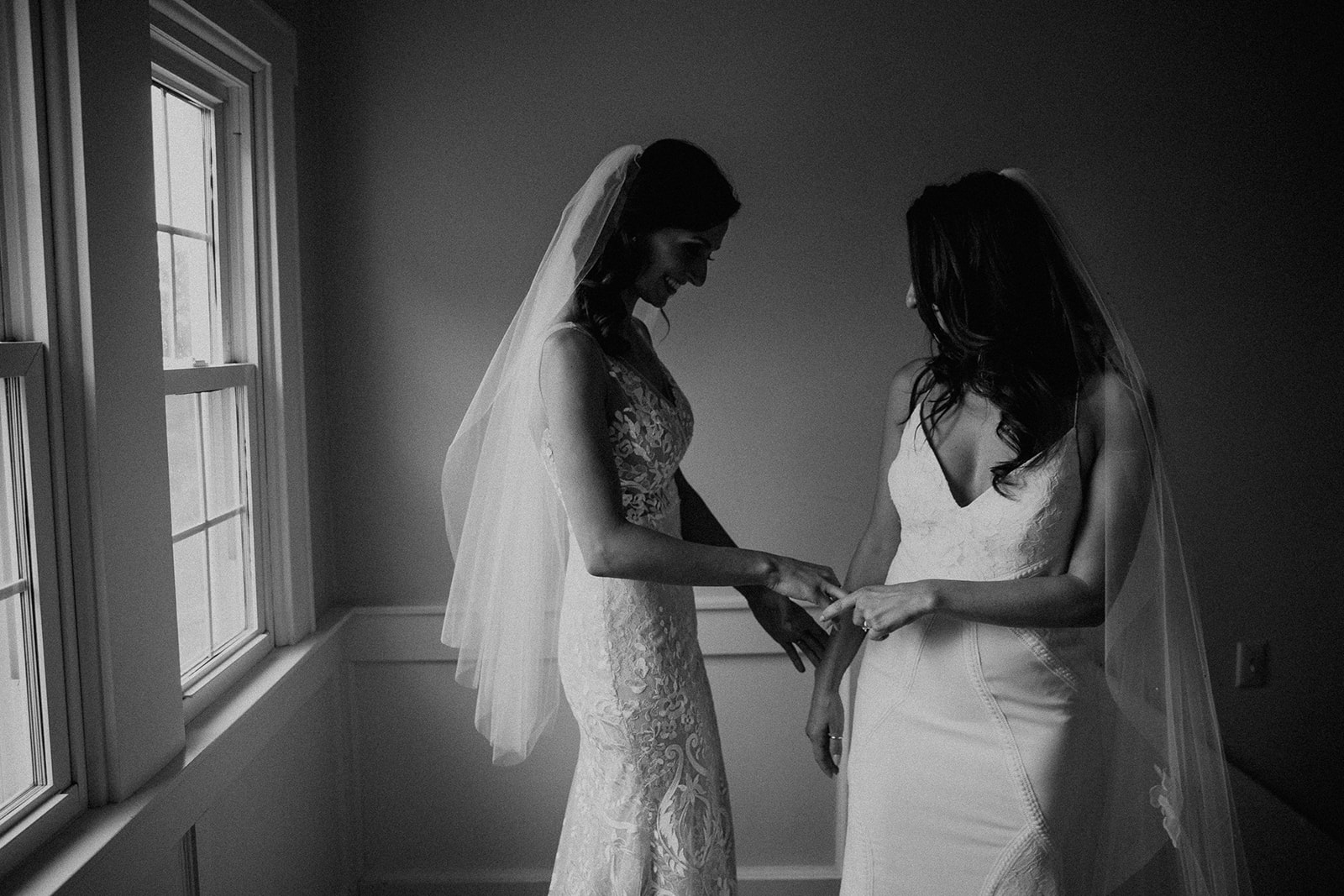 WmHBuckleyFarmWedding_AlyssaChelsey_GettingReadyFirstLook-109.jpg