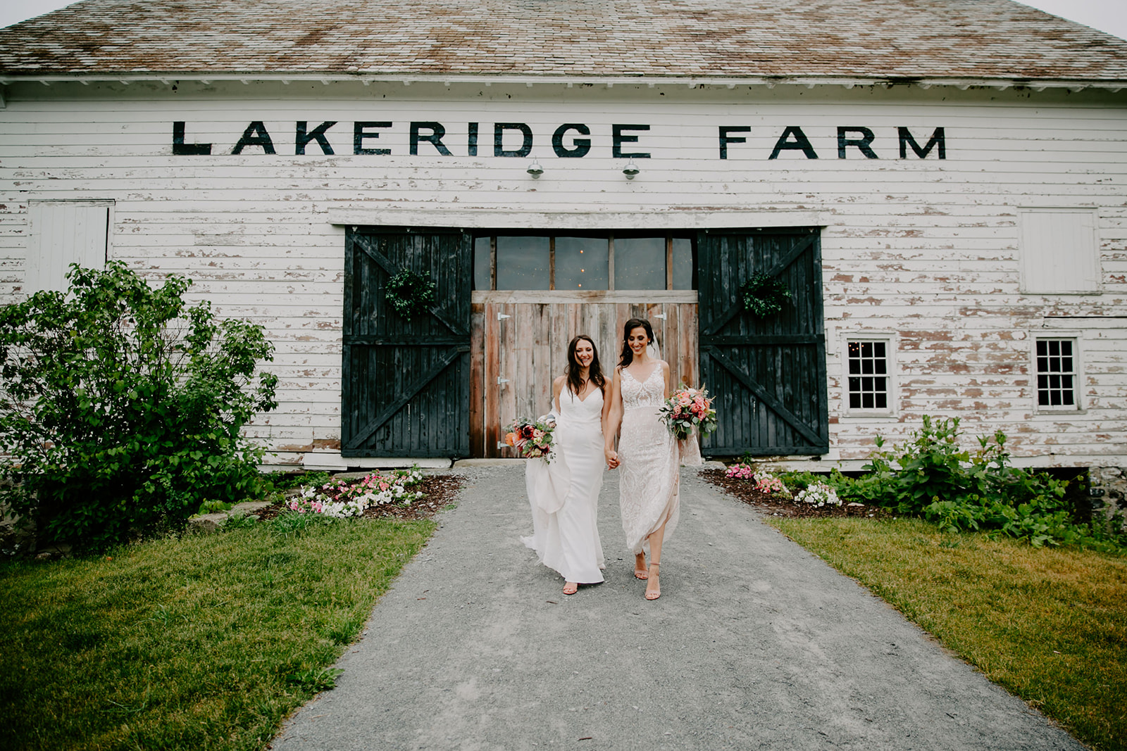 WmHBuckleyFarmWedding_AlyssaChelsey_Portraits-16.jpg
