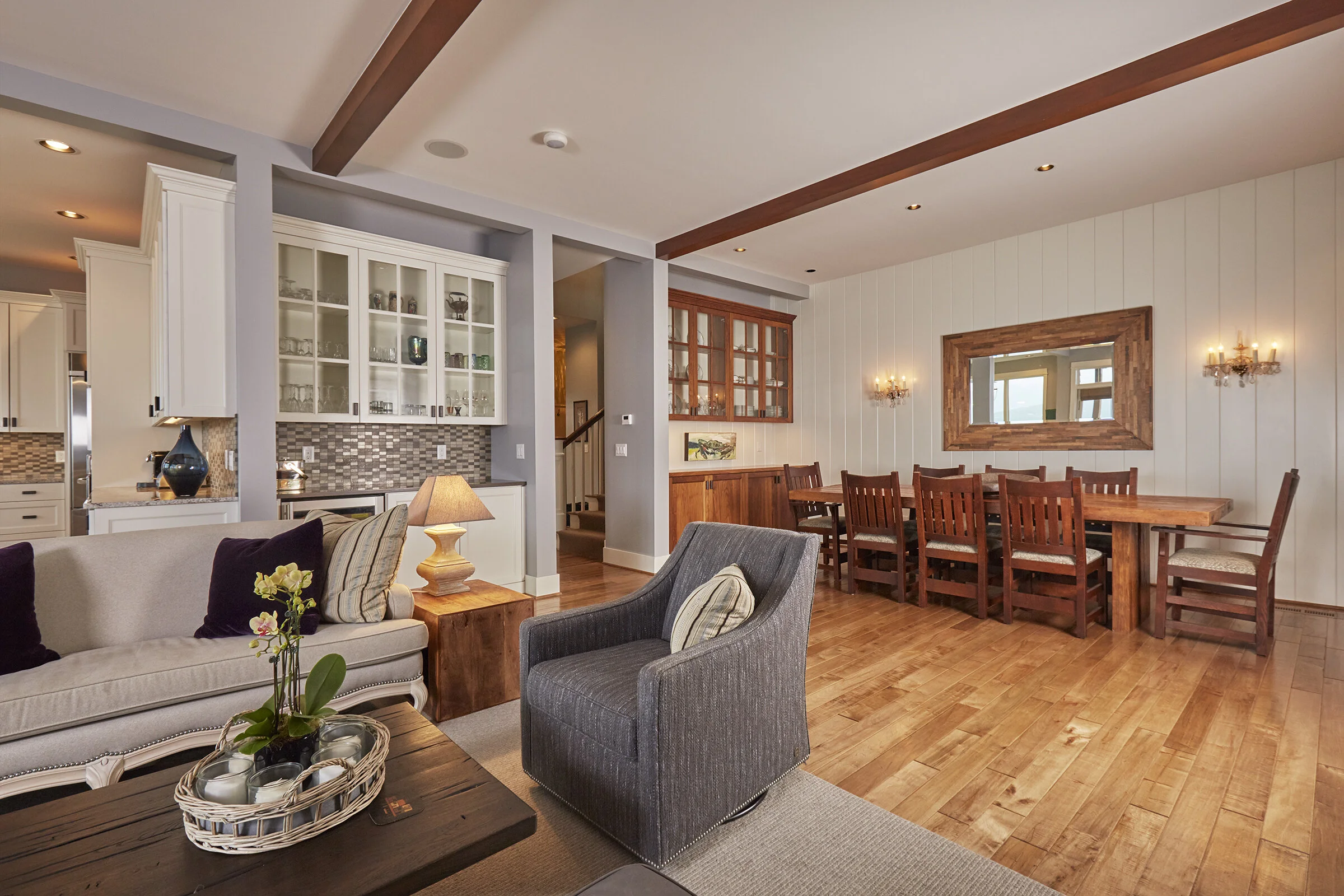 livingroomnobella.jpg