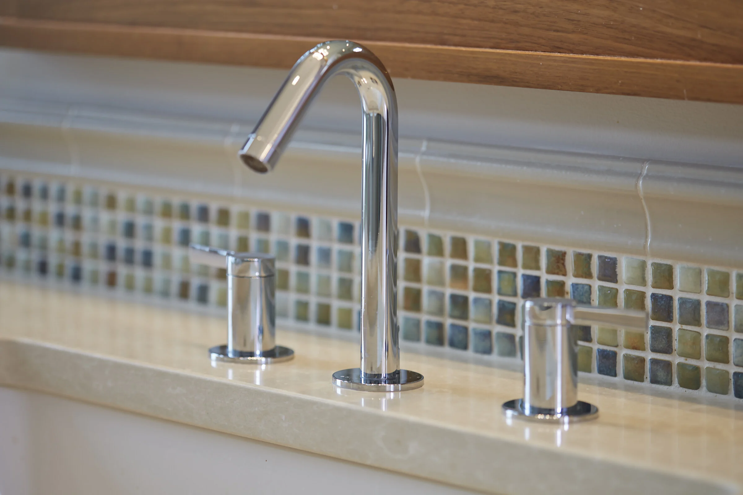 bathroomsinktiles.jpg