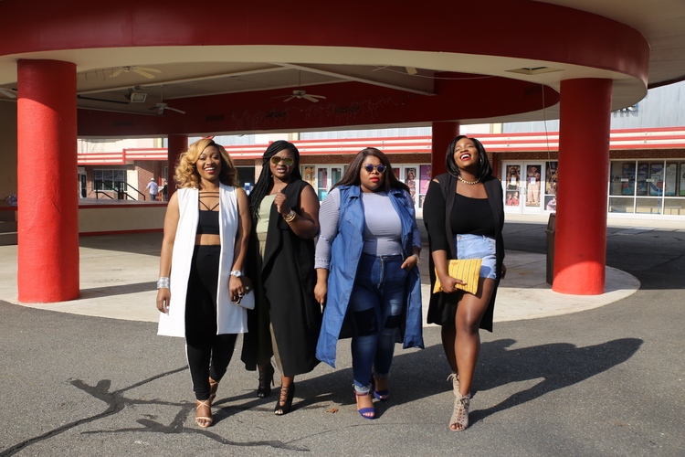 Some time in 2014. I met these women through my blog and we've been in touch ever since. From l-r ( @roadtofashionable , @heartprintandstyle , @supplechic , me @onacurve) . p.s. I'm cringing at my outfit.