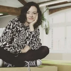 Holly Clarke.jpg