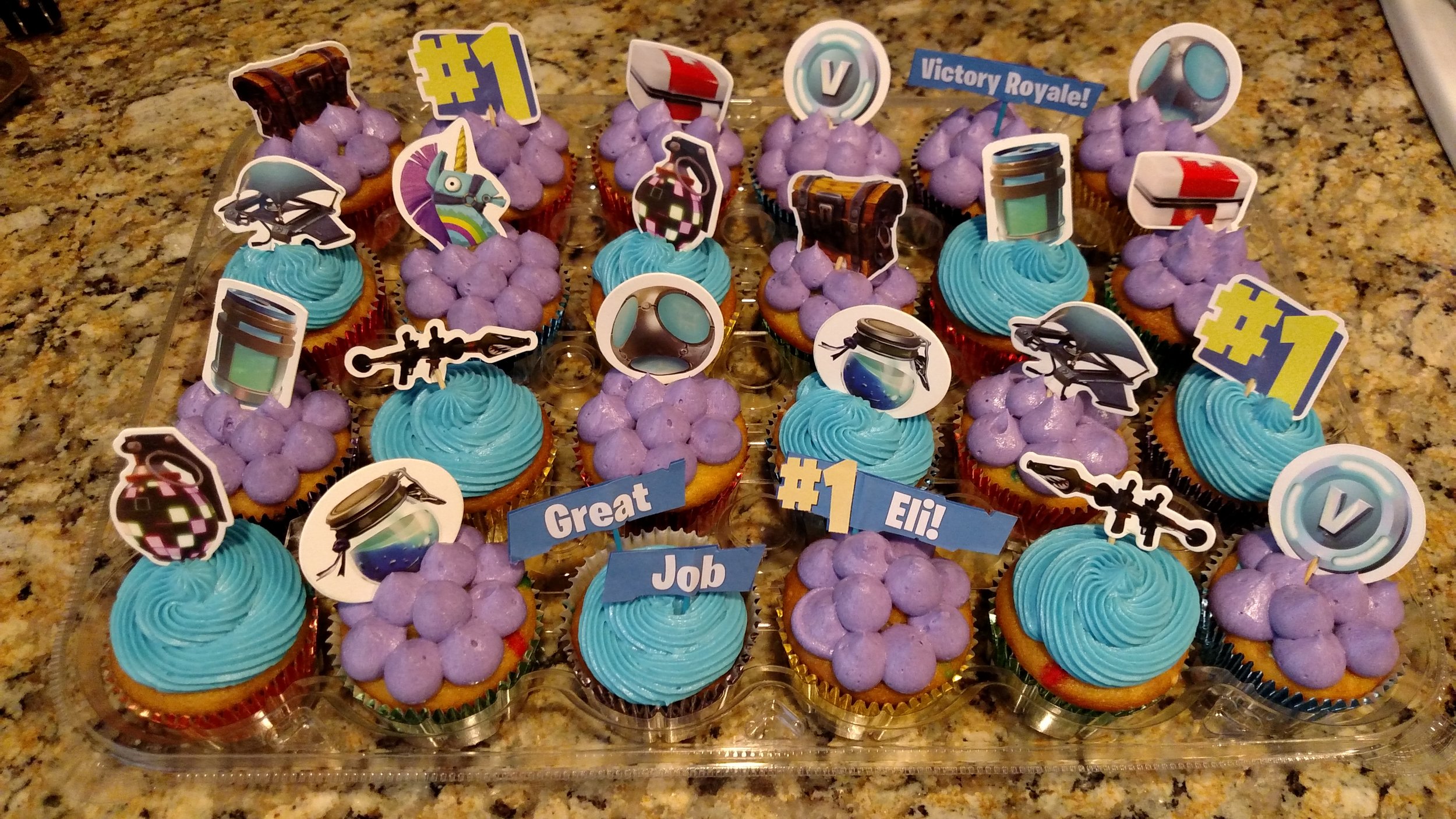 Fortnite cupcakes.jpg