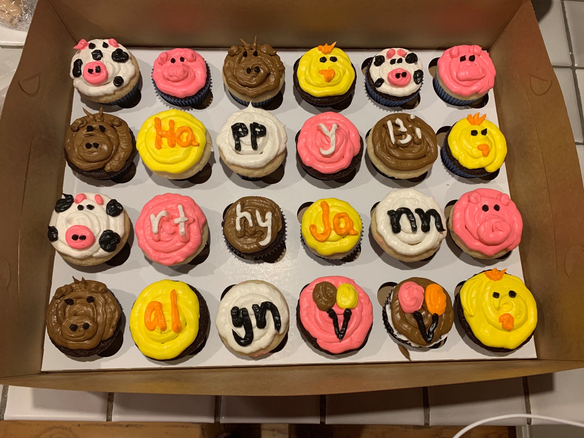 Animal cupcakes.jpg