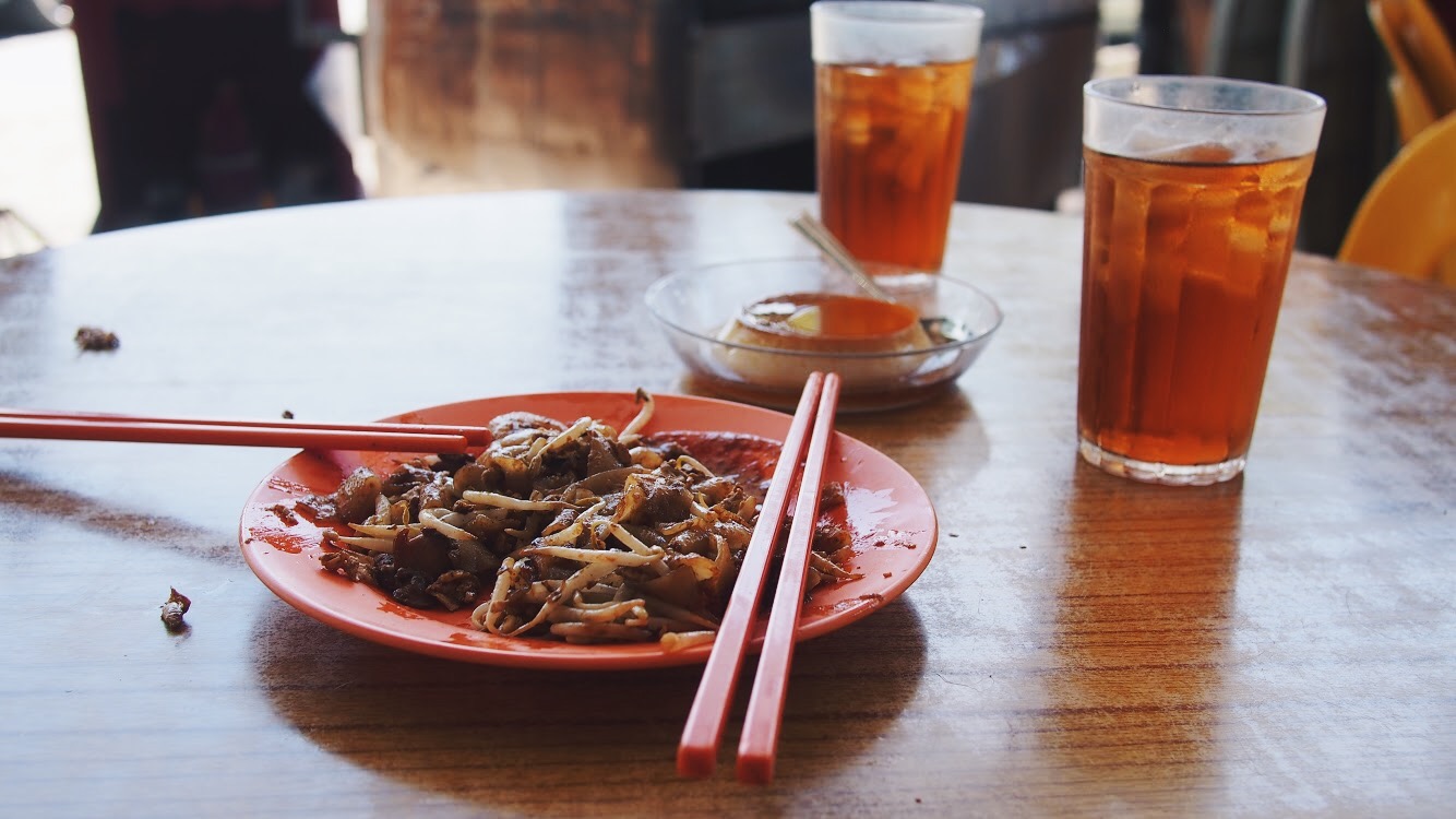 A plate of noodles from New restoran Hollywood, Ipoh, Malaysia