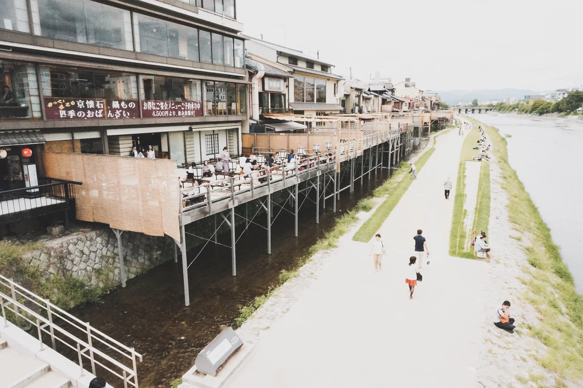 Kamogawa and Kamadoko in Kyoto