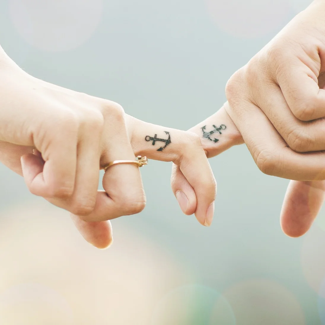 hands-437968_1920.jpg