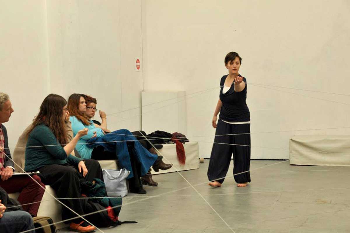 Roberta Orlando: Tangled Thread