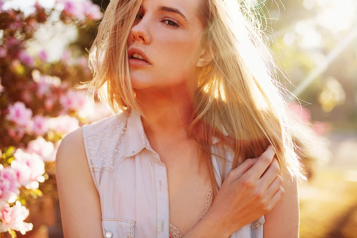 Brisbane Model Photographer Stacey Russell || Professional Australia Fashion Photography Modelling Photoshoot || Model portfolio image of blonde girl with sun flare