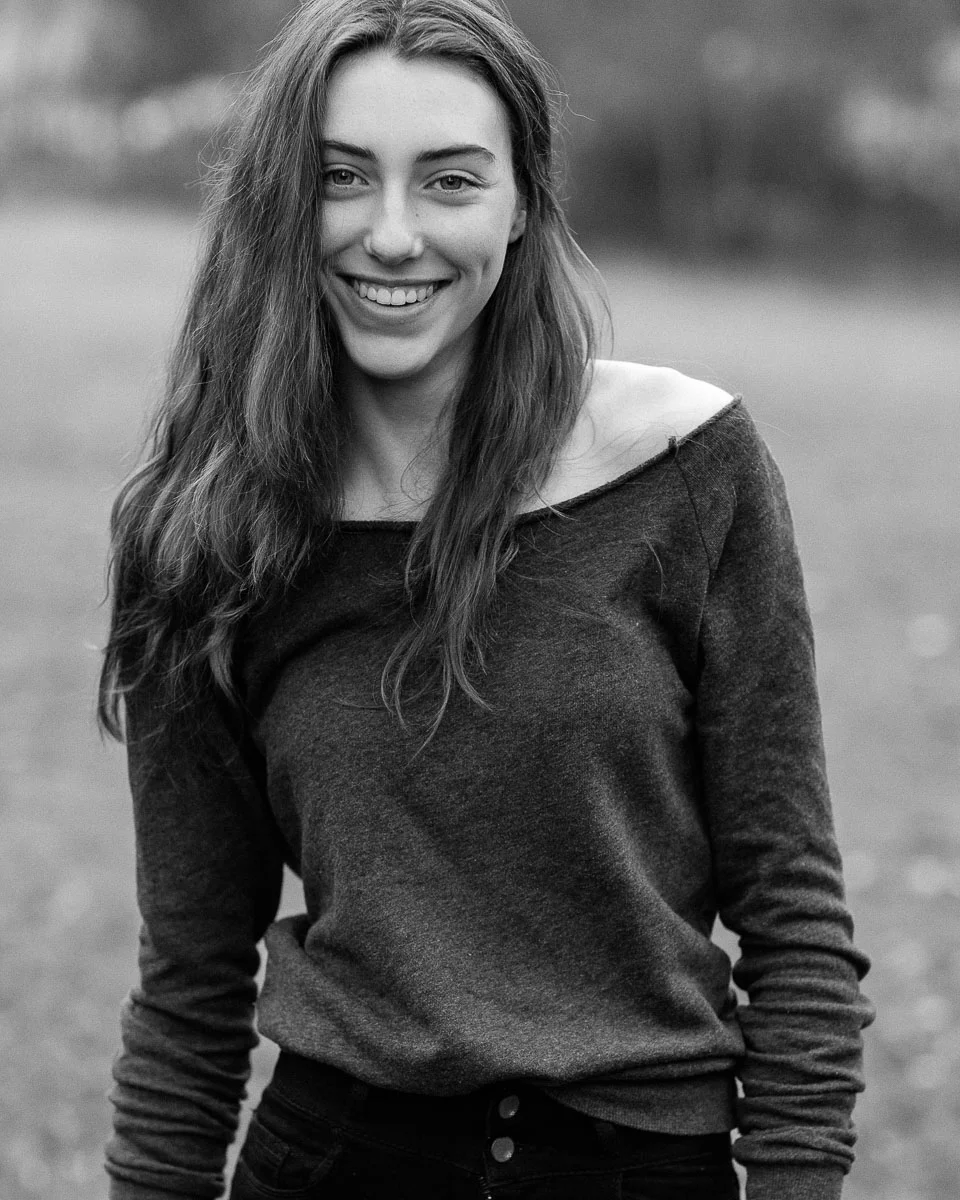 Brisbane Australia Fashion Photographer Stacey Russell || Fashion Photography Modelling Photoshoot || Model portfolio headshot of girl smiling in black and white (Copy)