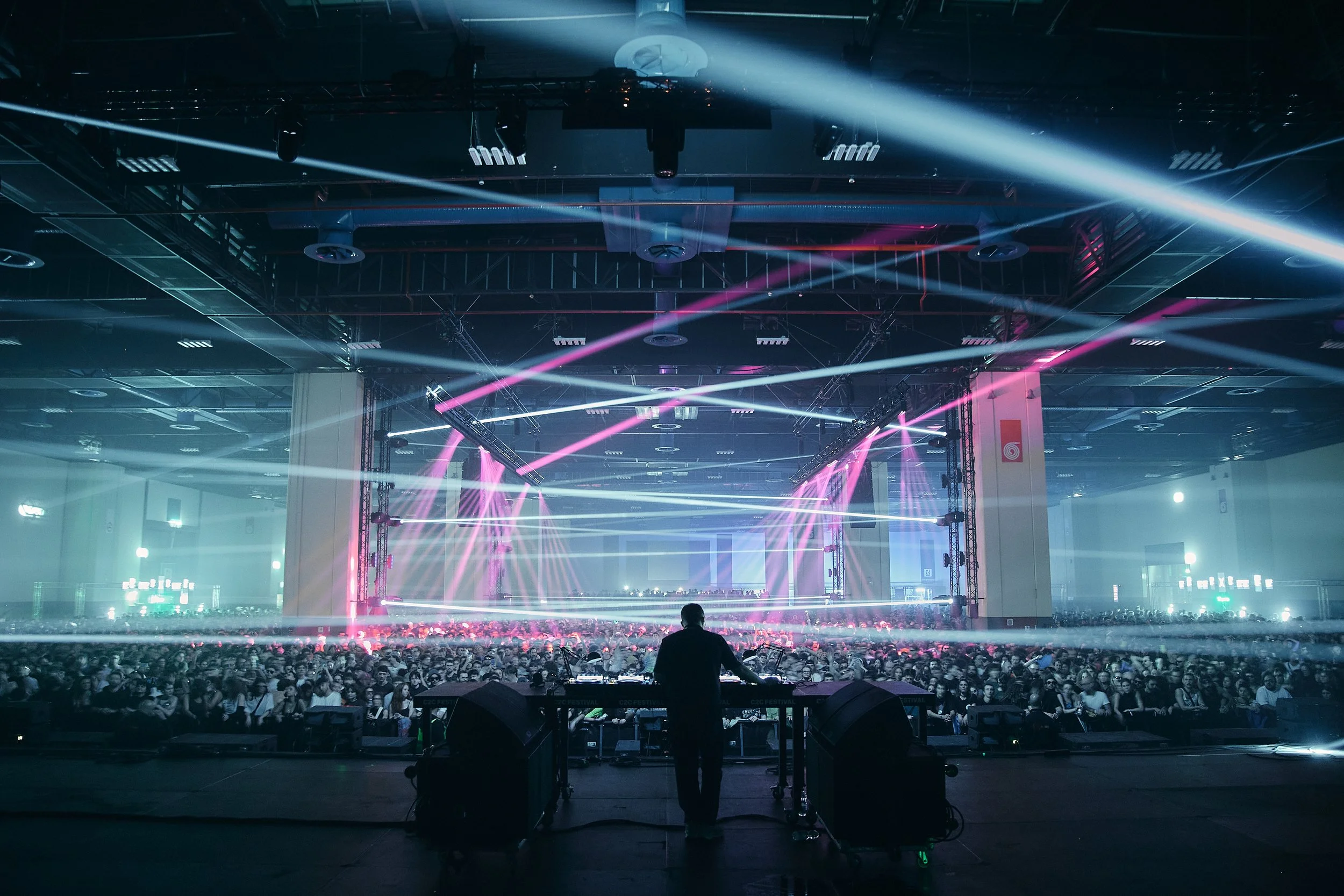 C2C25_DAY3_FLOATING POINTS_IlariaIeie_0089__76A9201.jpg