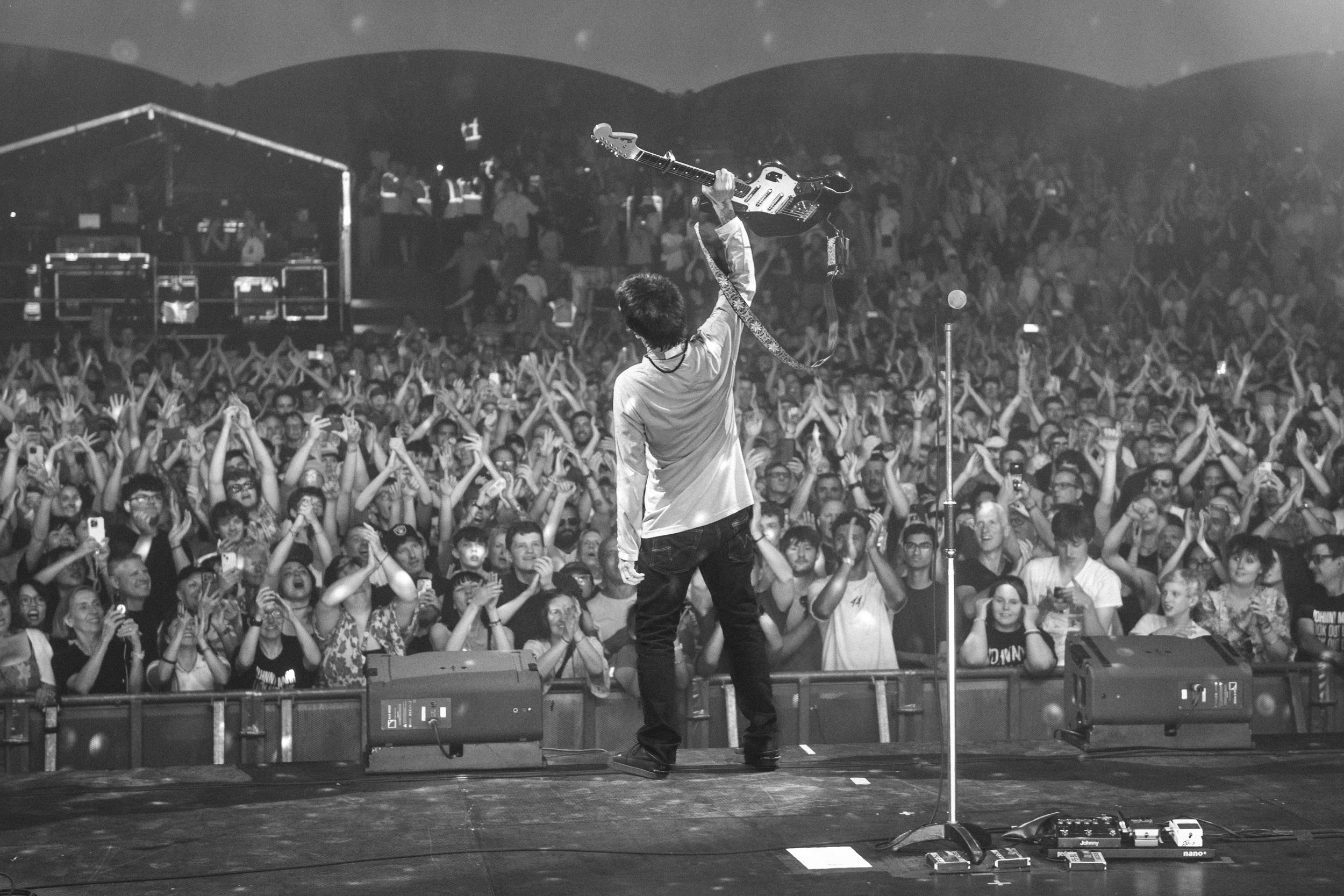 JohnnyMarr_CastlefieldBowlManchester_AaronParsonsPhotography1_mediumres_13.JPG