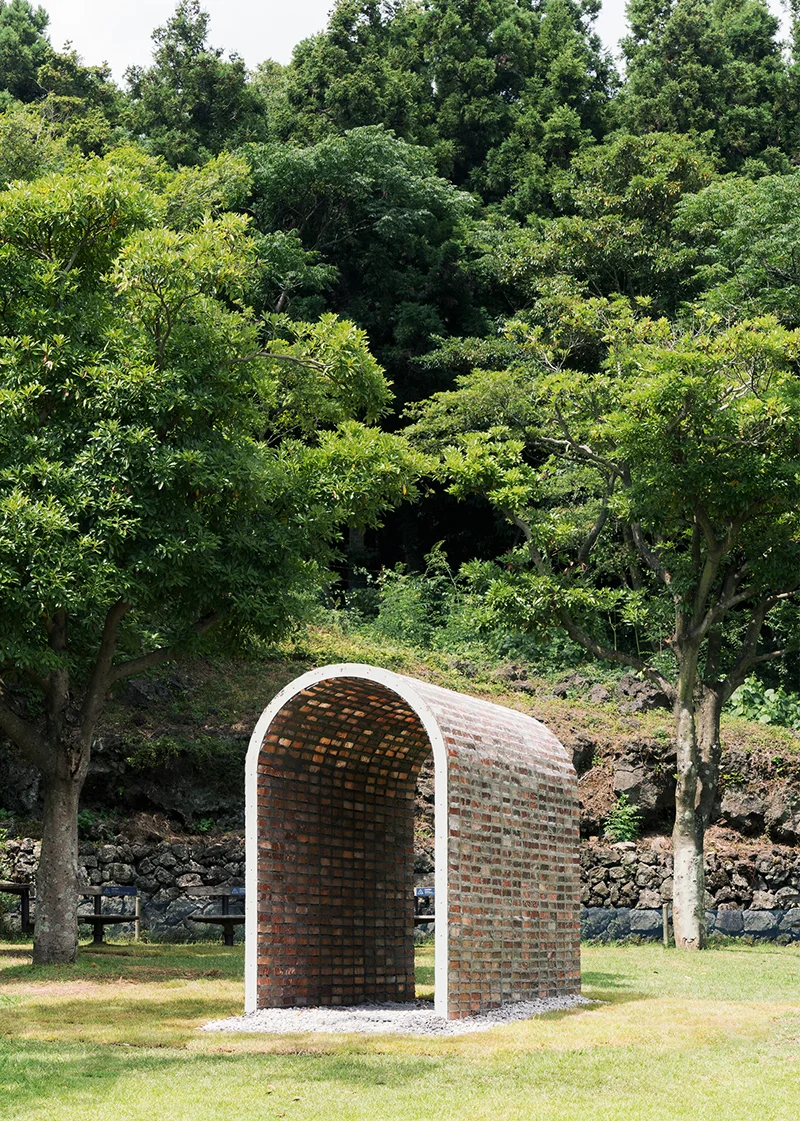 Dissolving Arch_04.jpg