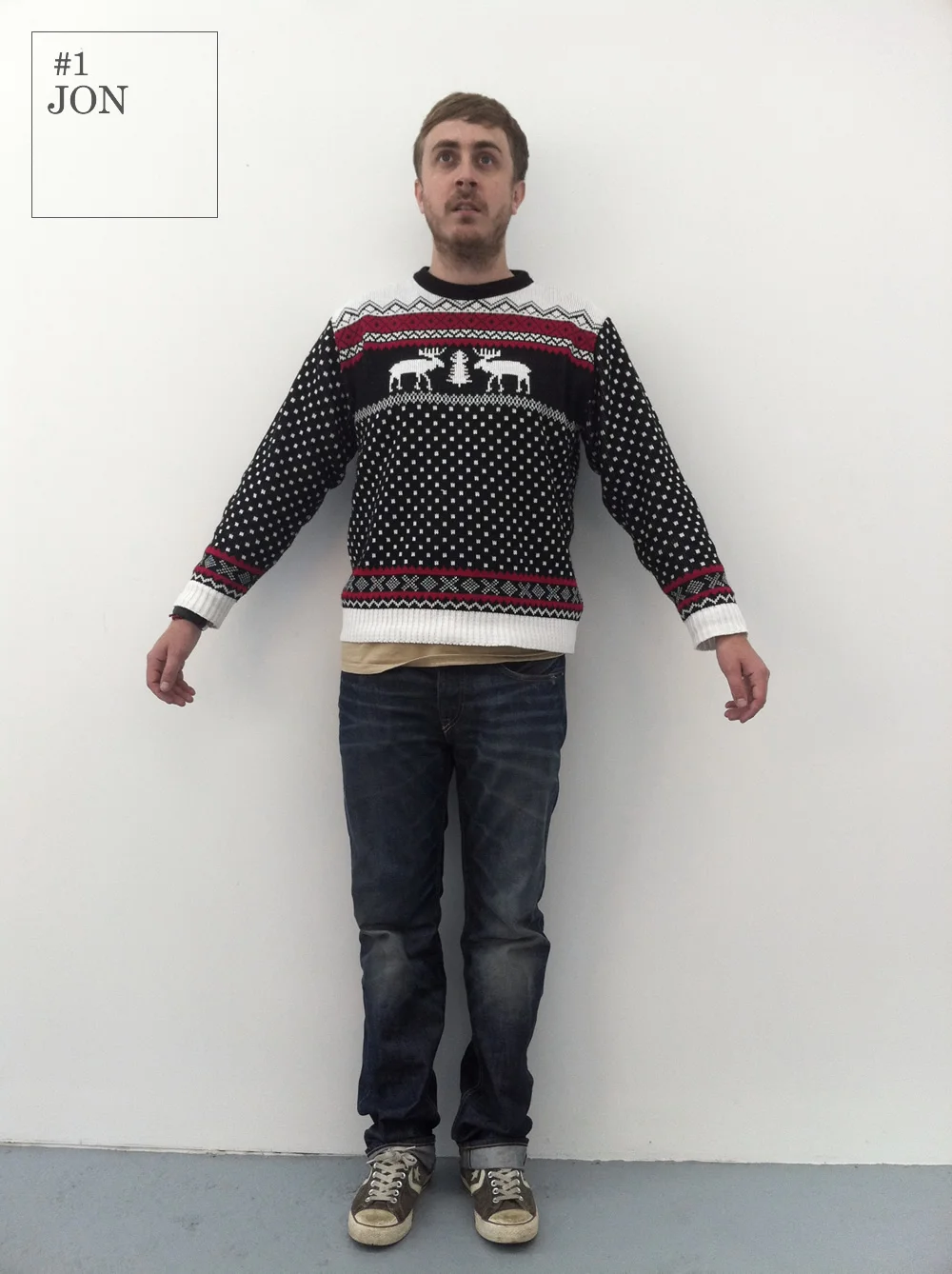 Jon demonstrates how to manage the difficult transition between spring/summer and autumn/winter with his unique sartorial approach. In an unorthodox pairing, he combines designer jeans with vintage knitwear for a unique, fashion forward daywear look. Who said jumpers were just for Christmas?
Jeans: Flying Horse
Jumper: Model’s Own