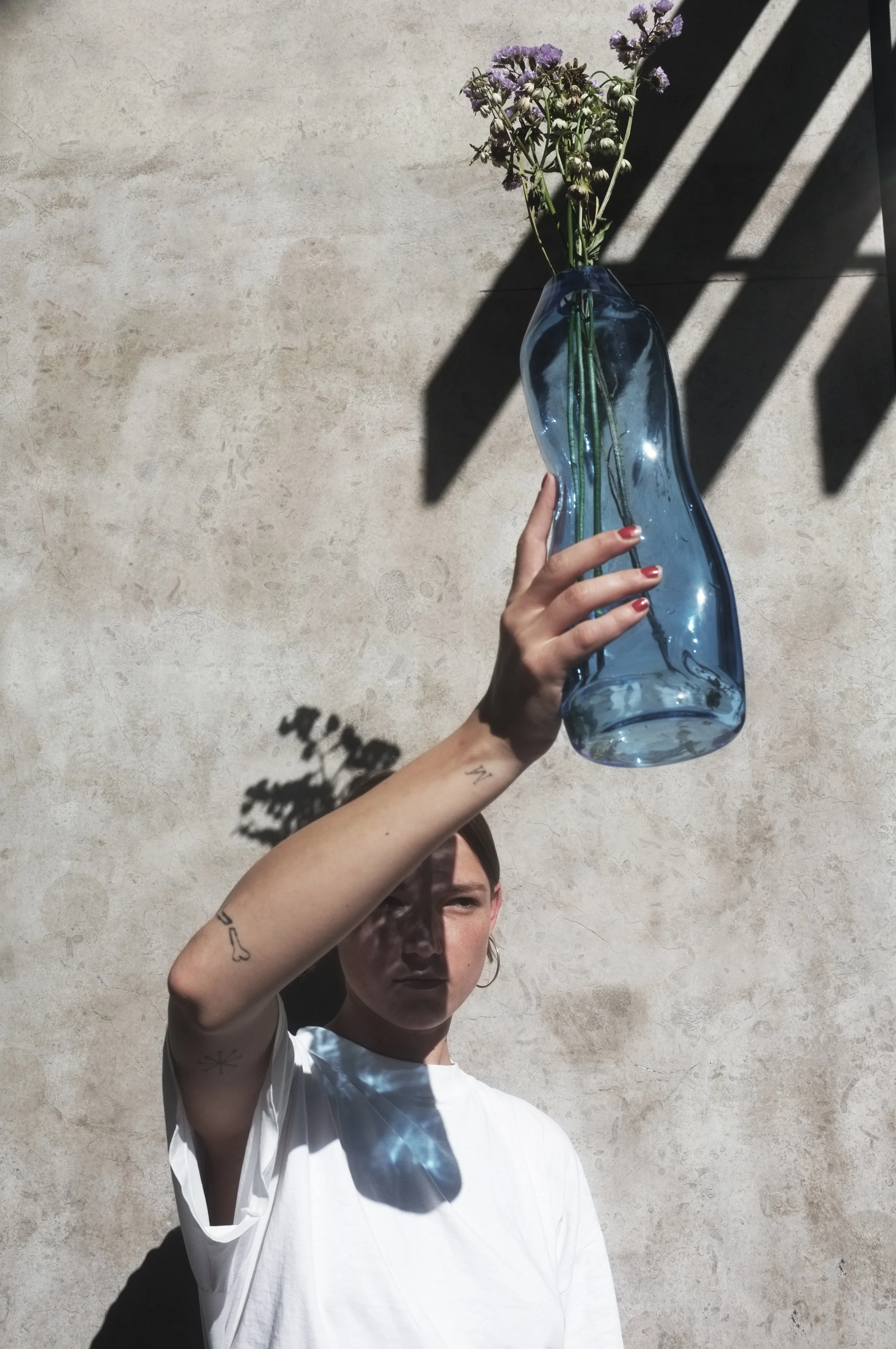 vase bleu modèle.jpg