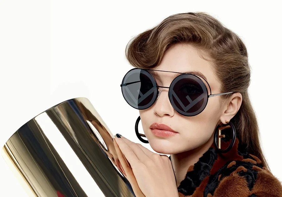 Fendi Circular Logo Sunglasses Fendi Women main image 4