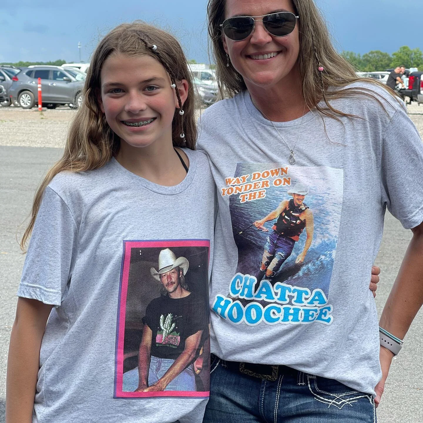 What a great turn out last night!  Thanks @officialalanjackson for bring us all together and putting on an amazing show, as always ❤️ #newnanstrong 

My girl and I ❤️💕❤️ our t-shirts from @shopfinleys &hellip; super soft and comfortable too!